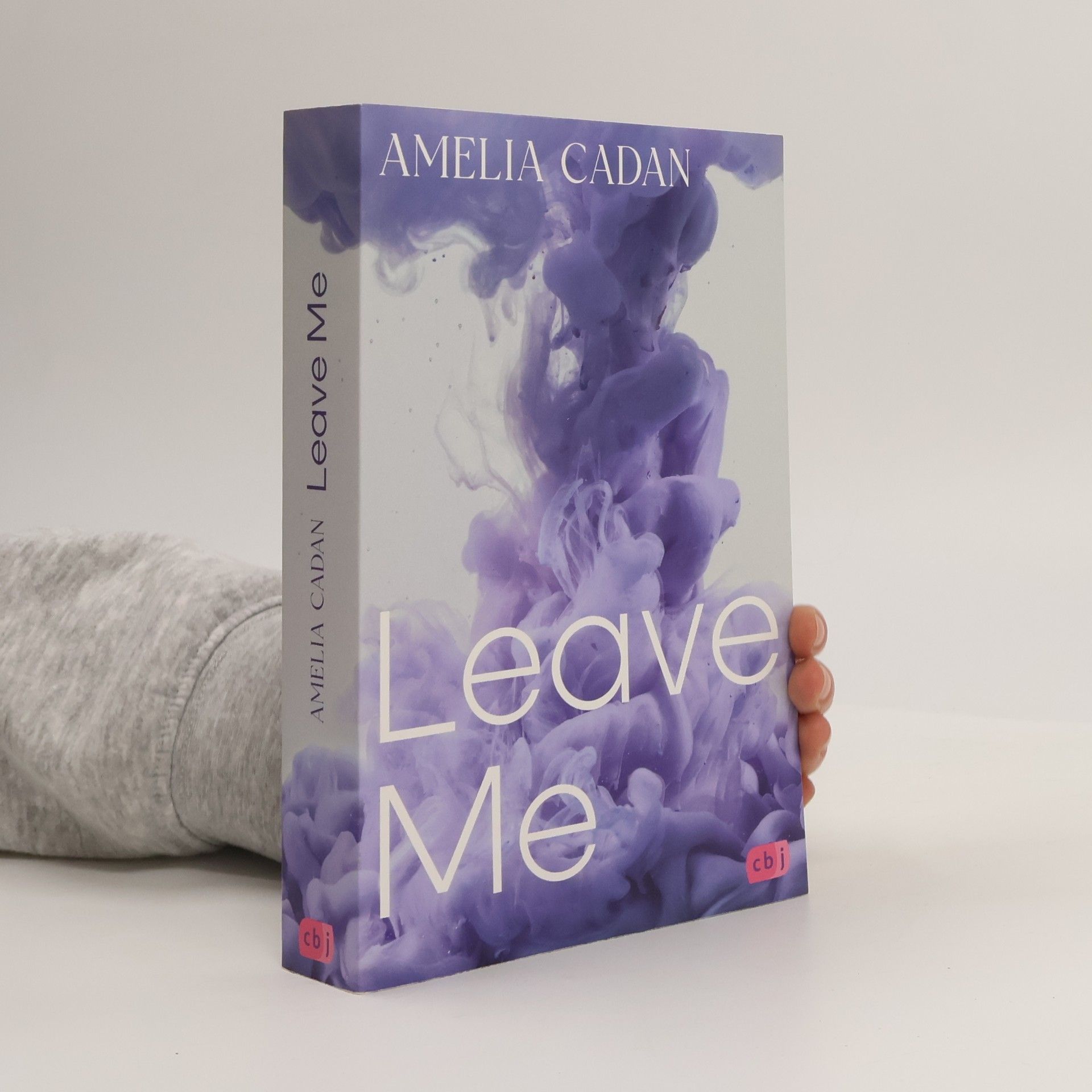 Amelia Cadan Leave Me