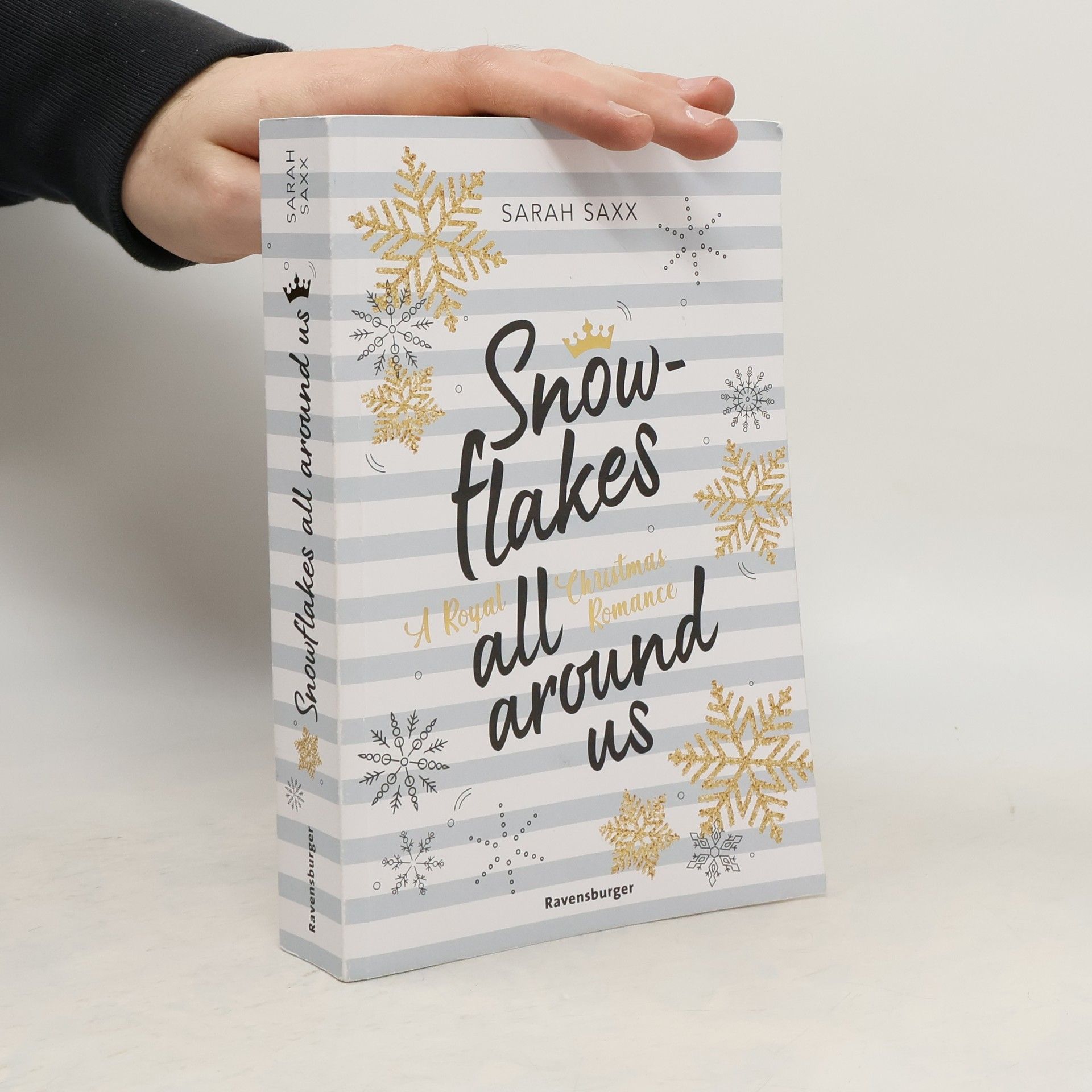 Sarah Saxx Snowflakes all around us