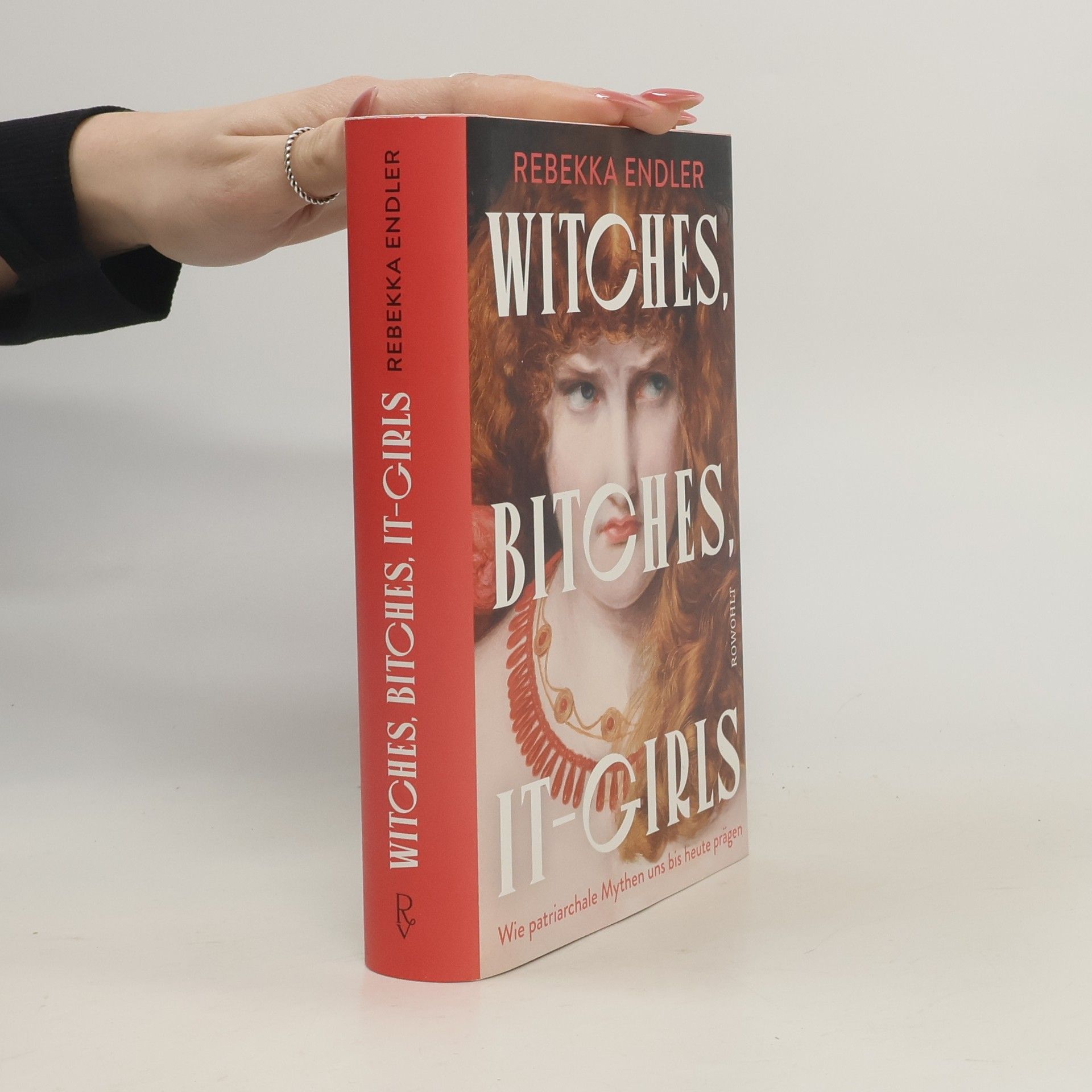 Witches, Bitches, It-Girls