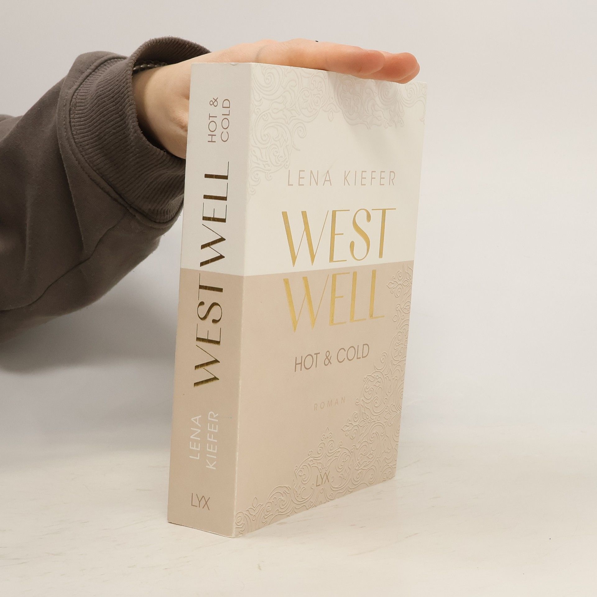 Lena Kiefer Westwell - Hot & Cold