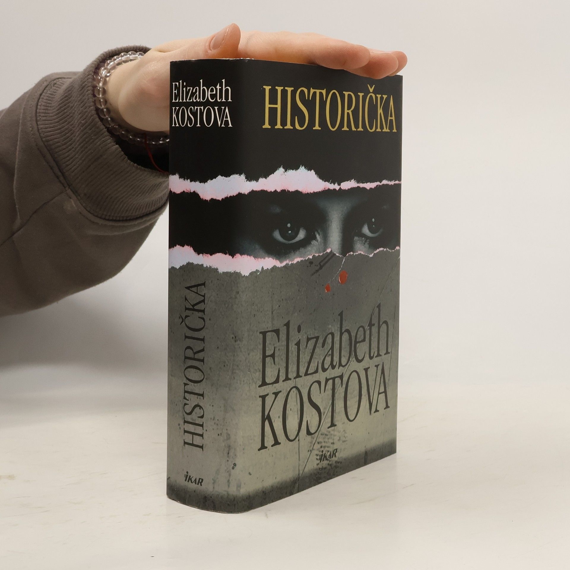 Elizabeth Kostova Historička