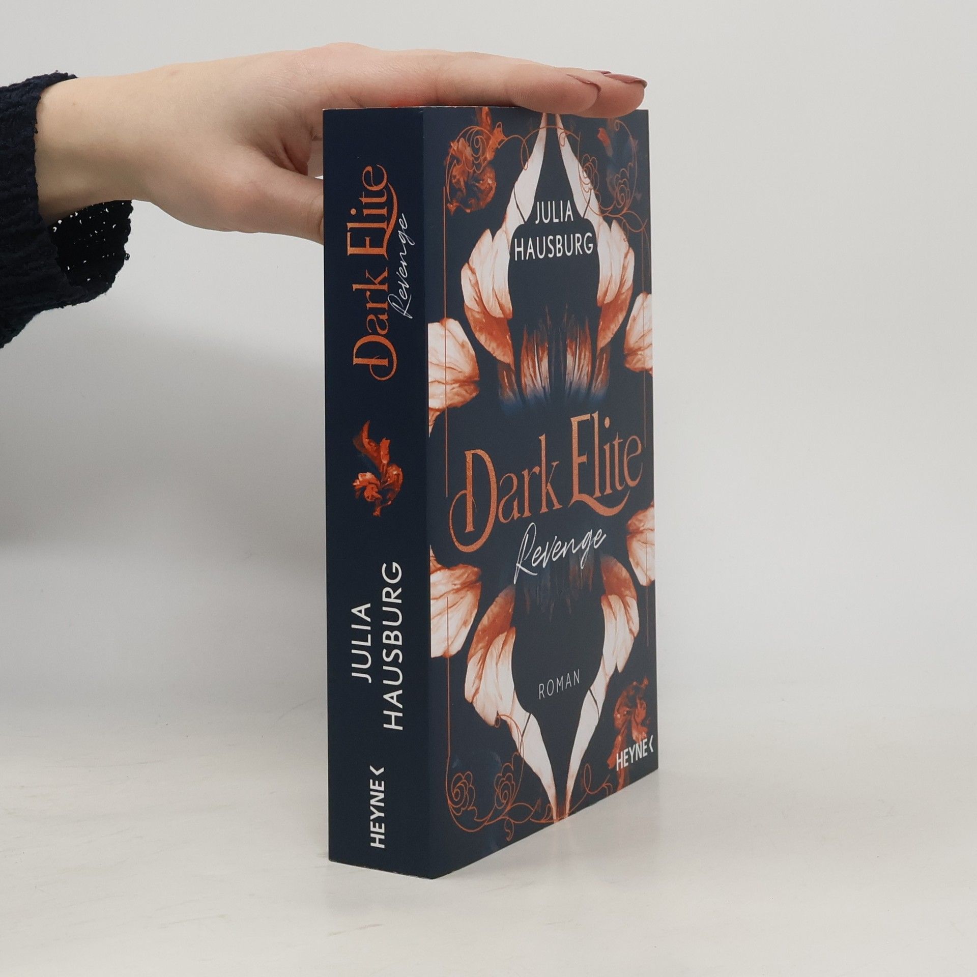 Julia Hausburg Dark Elite – Revenge