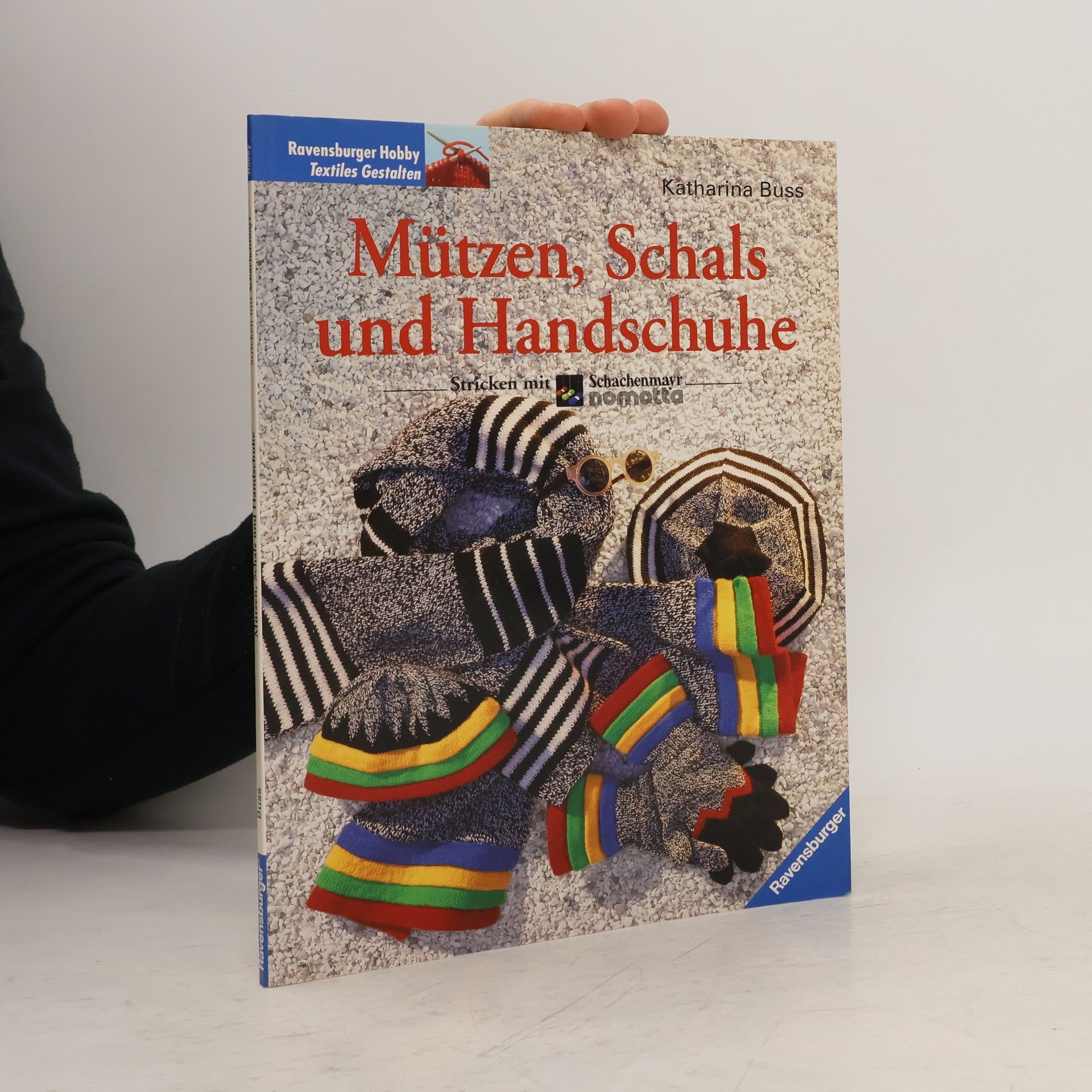 Katharina Buss Mützen, Schals und Handschuhe