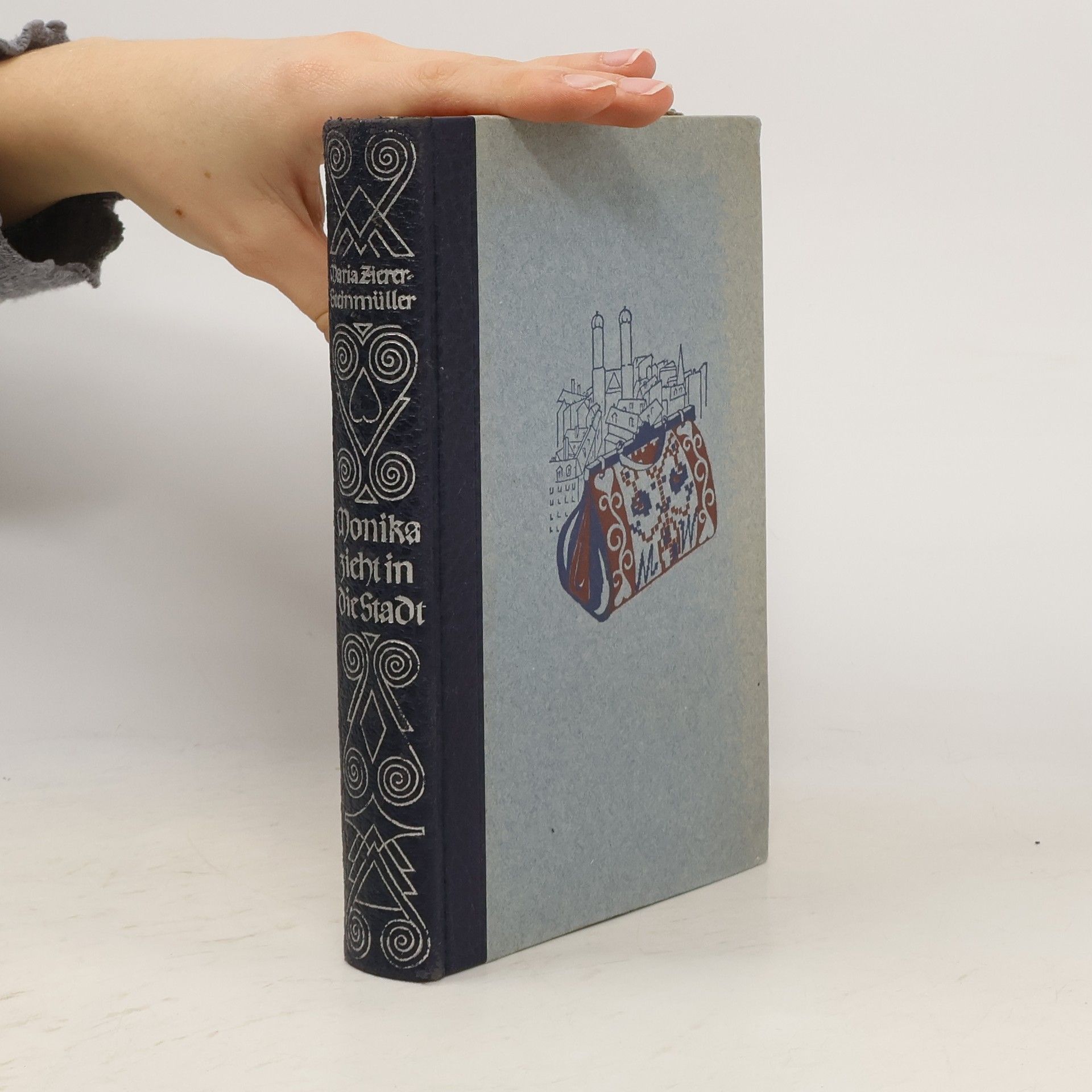 Monika zieht in die Stadt