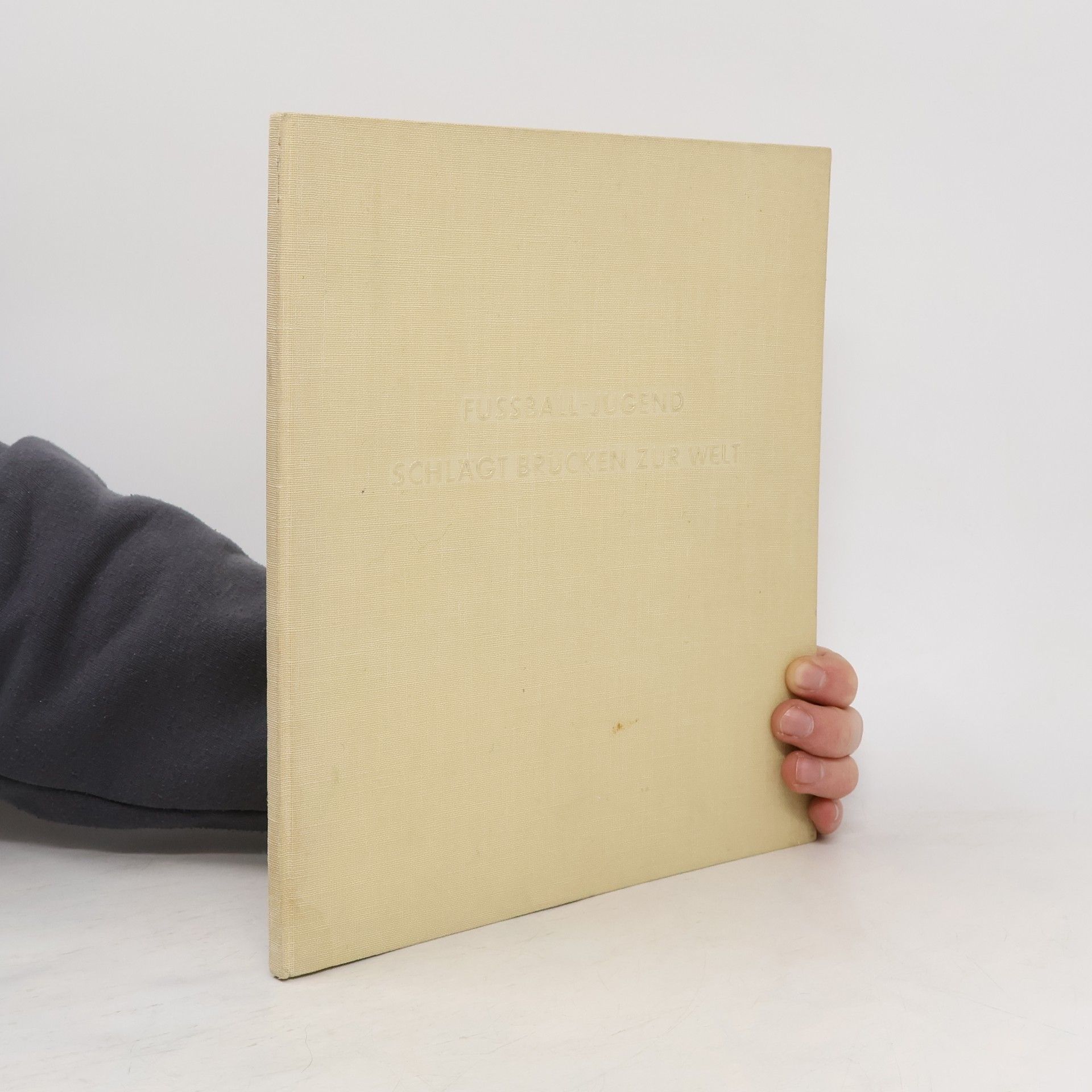 AA.VV. Fußball-Jugend schlägt Brücken zur Welt