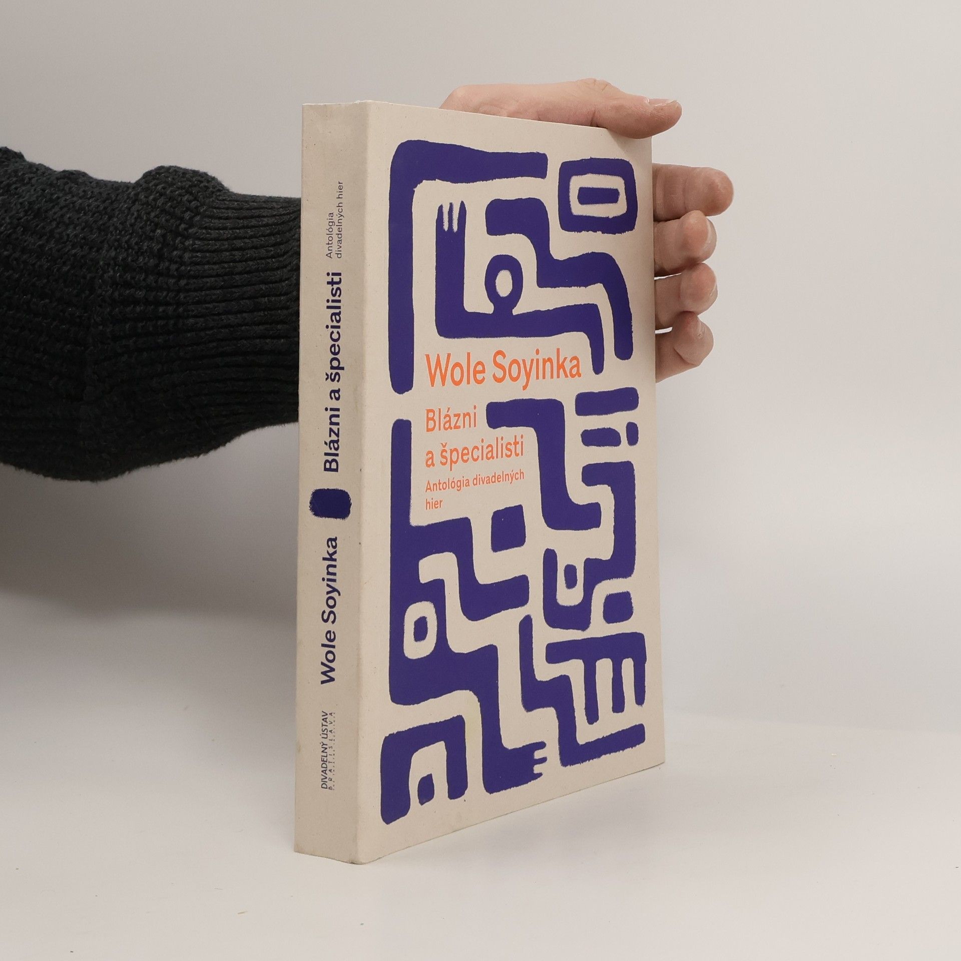 Wole Soyinka Blázni a špecialisti