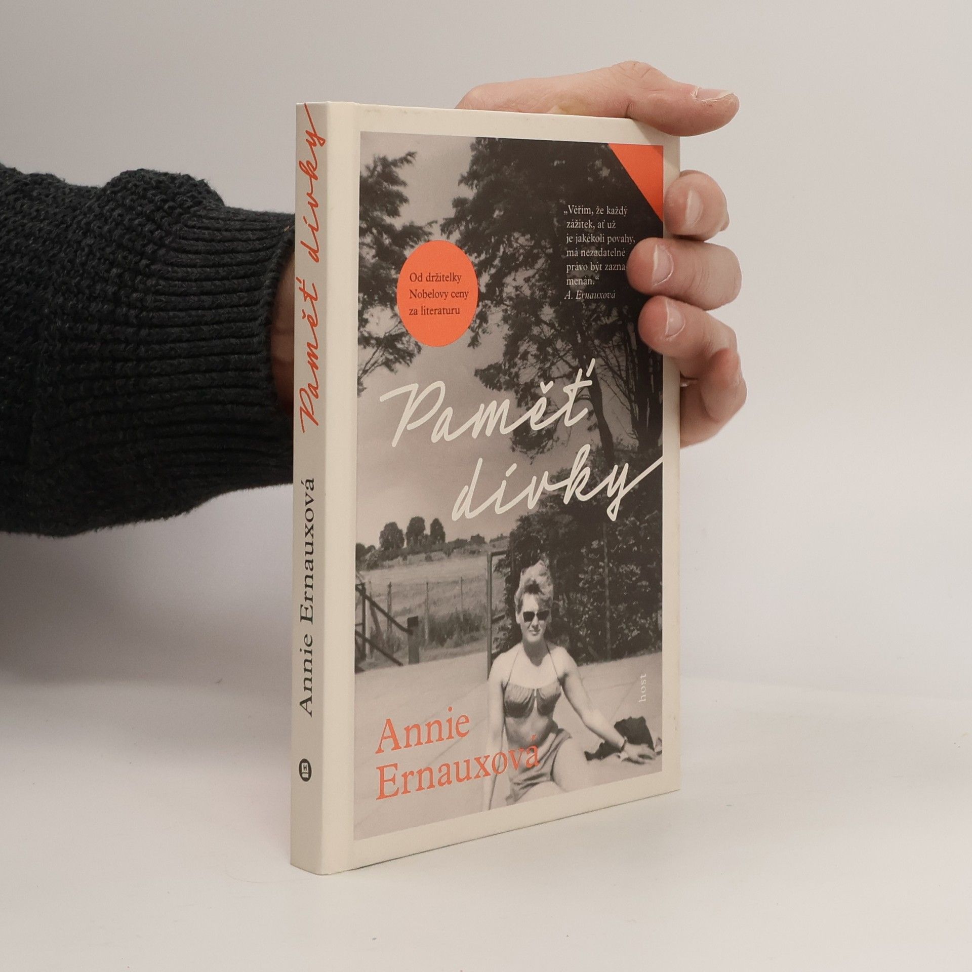 Annie Ernaux Paměť dívky