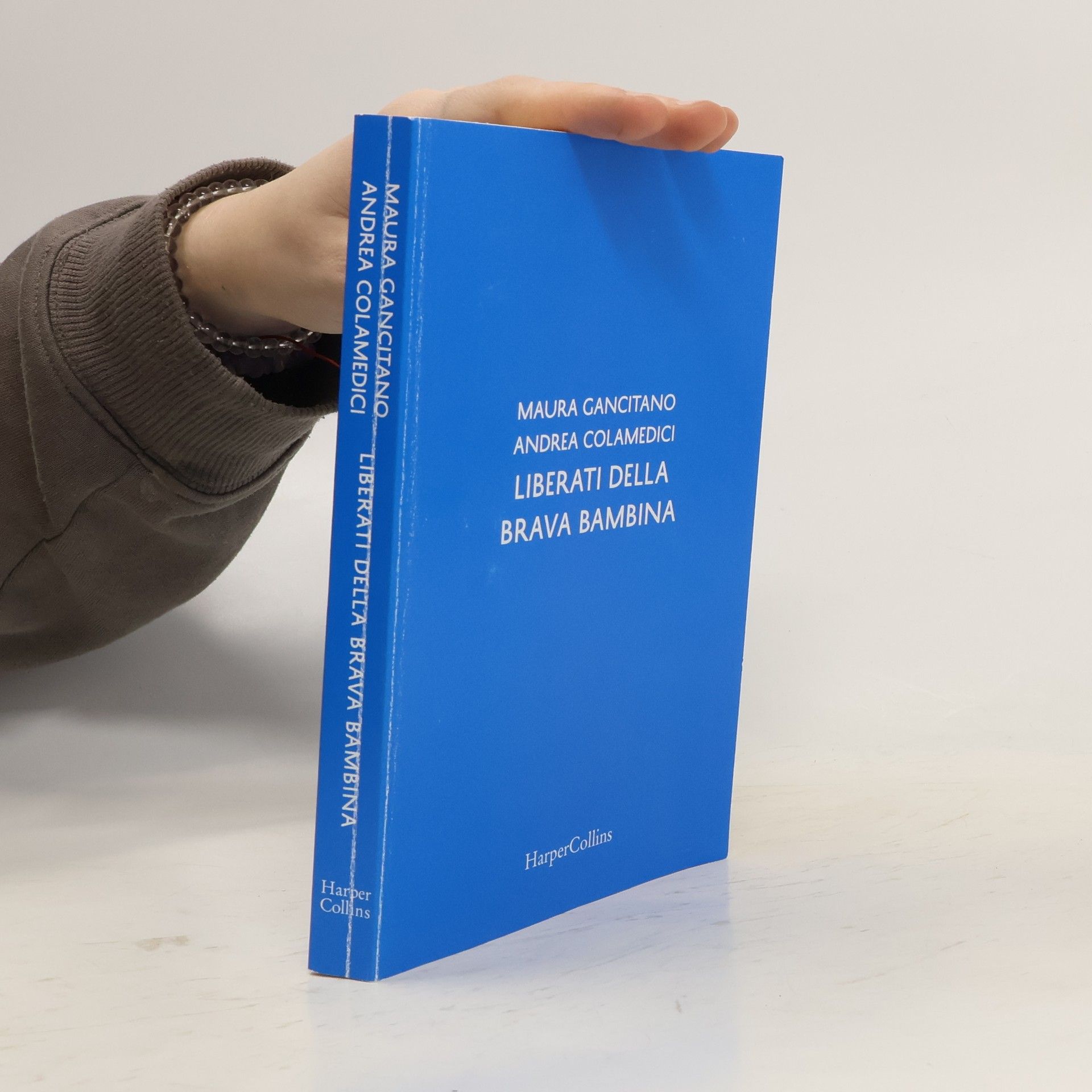 Liberati della brava bambina