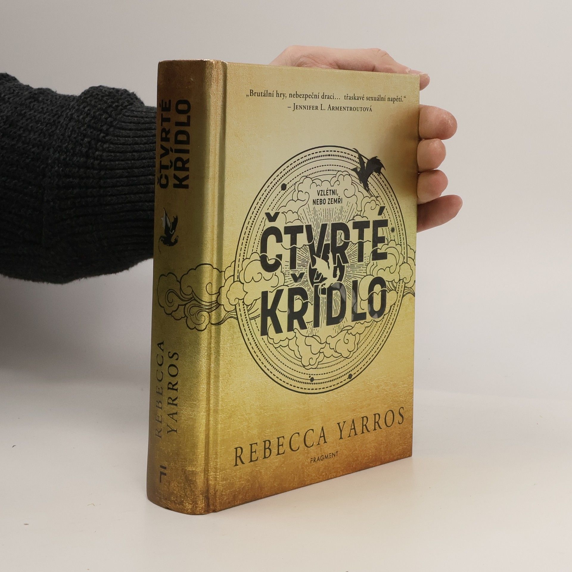 Rebecca Yarros Čtvrté křídlo