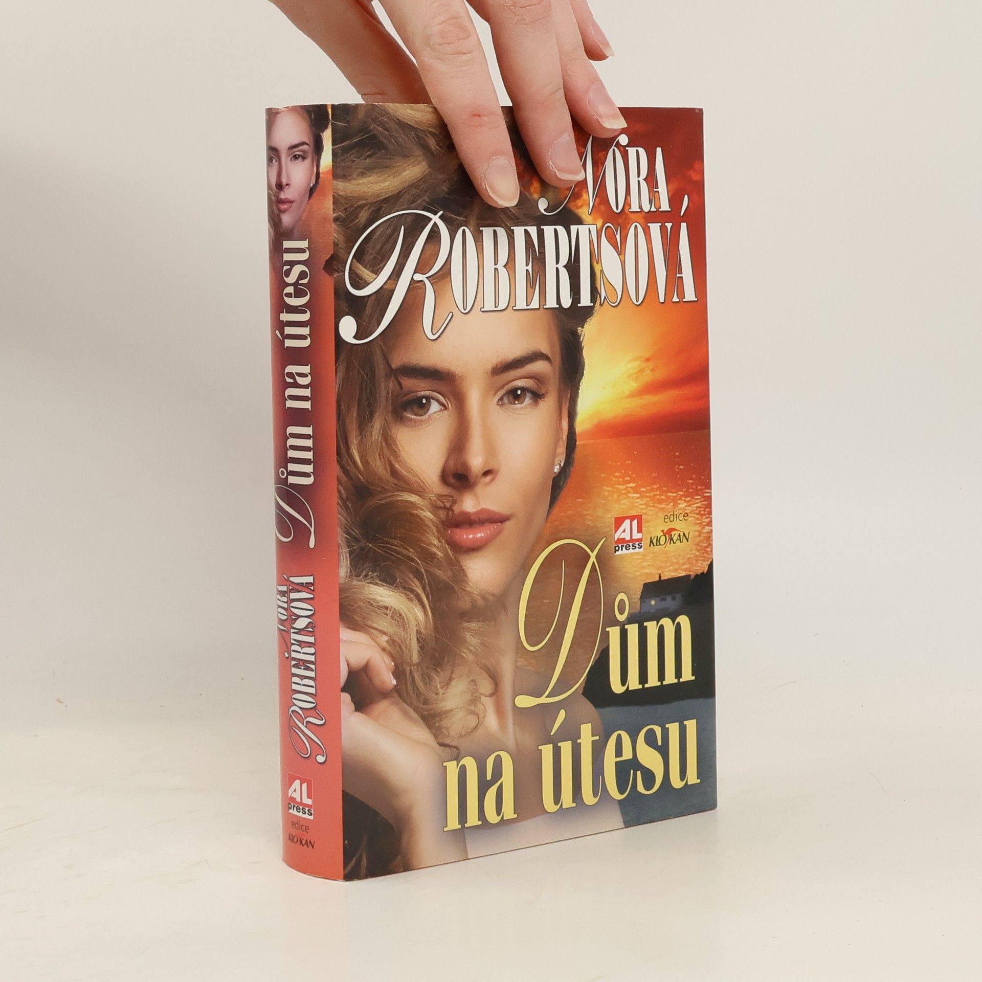 Nora Roberts Dům na útesu