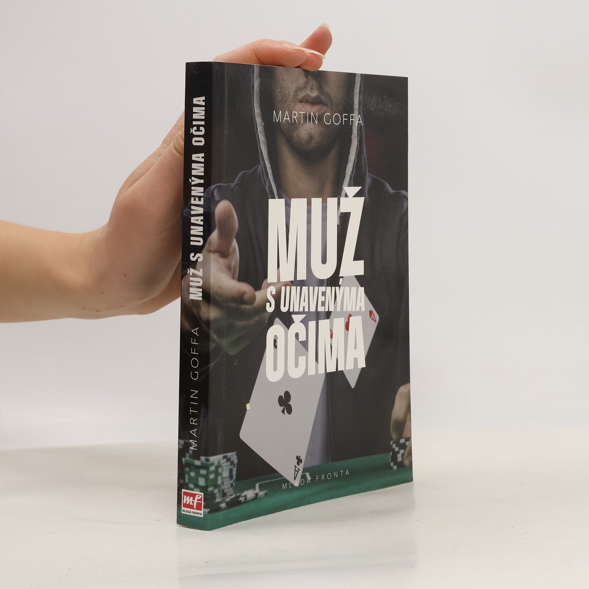 Muž s unavenýma očima