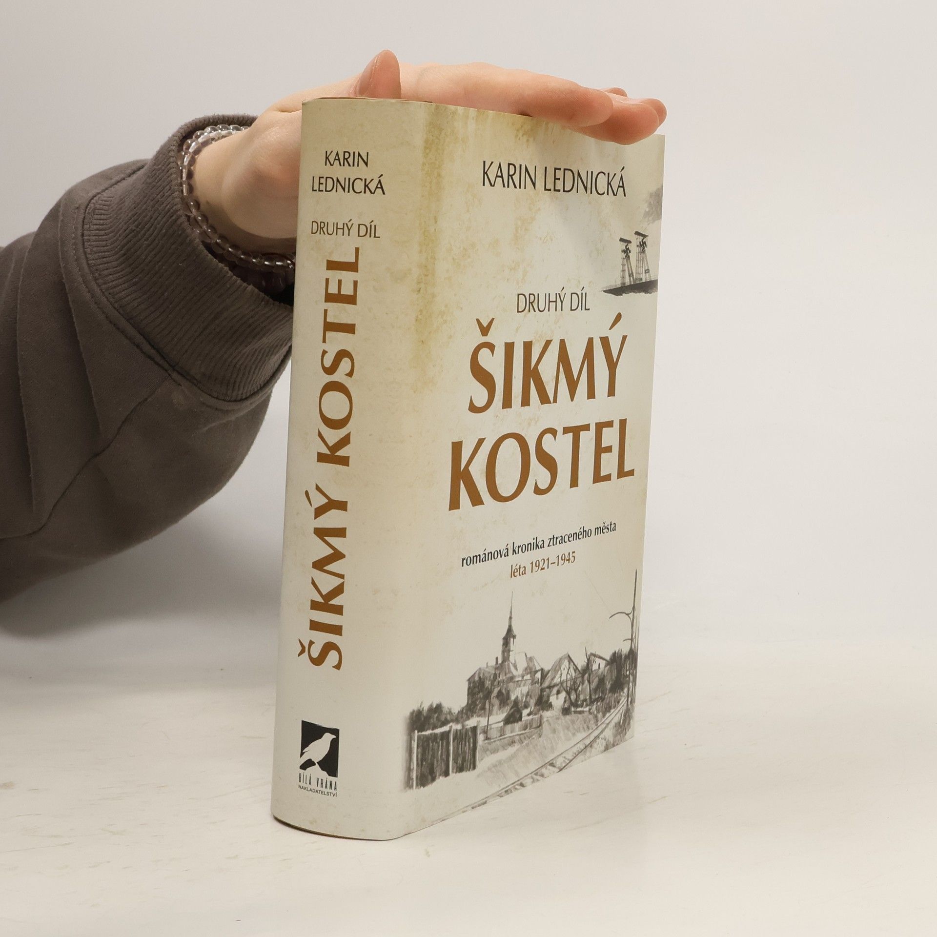 Karin Lednická Šikmý kostel 2