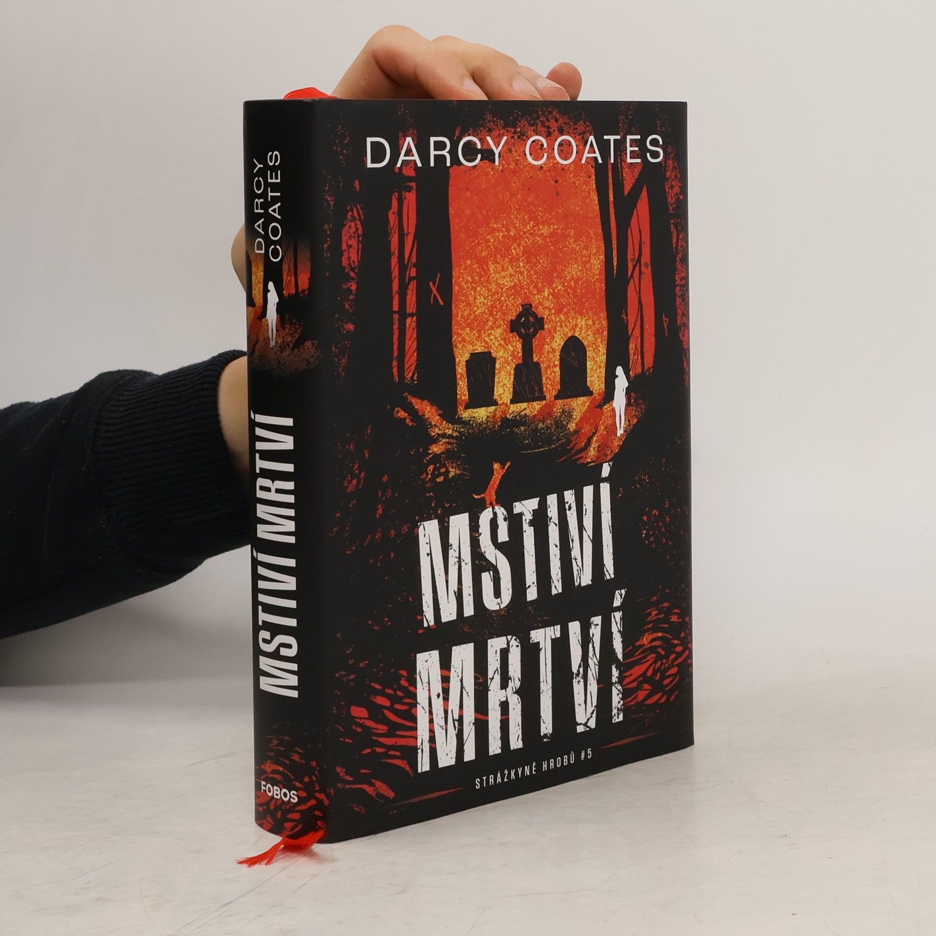 Strážkyně hrobů - 5: Mstiví mrtví