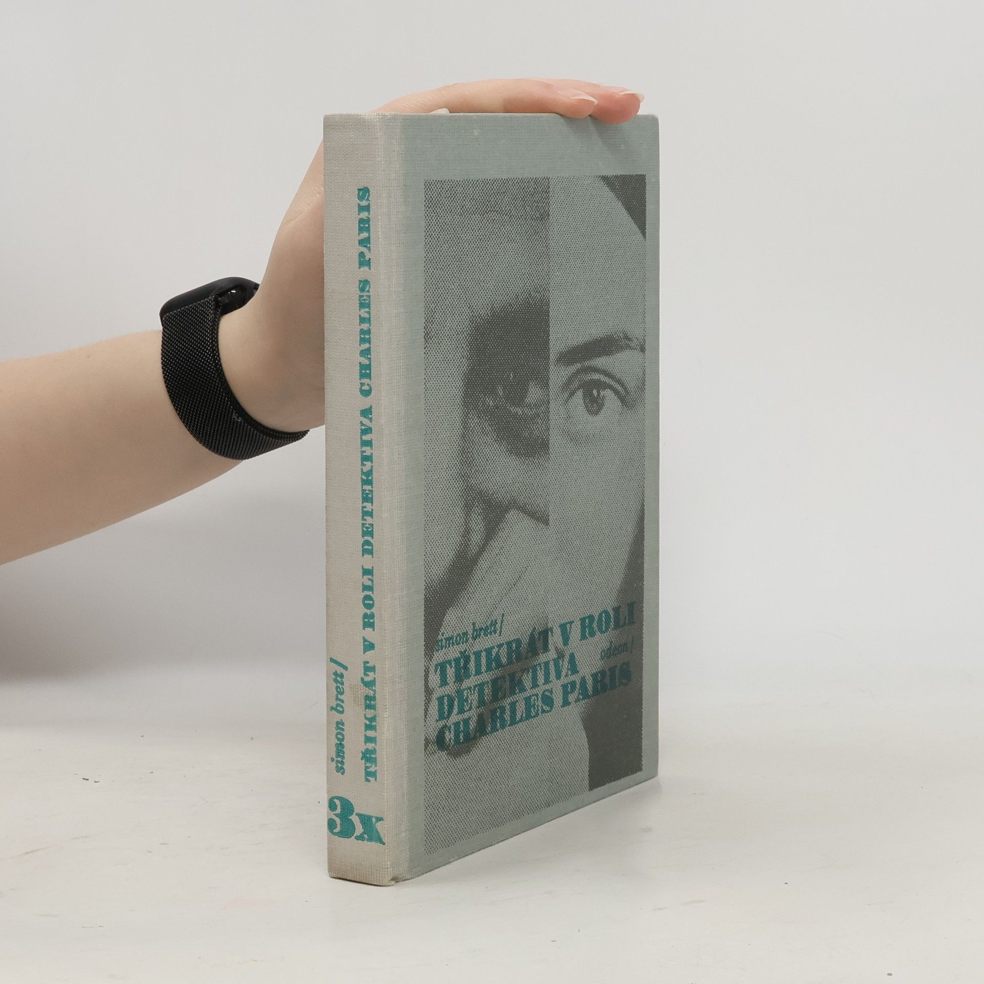 Simon Brett Třikrát v roli detektiva Charles Paris