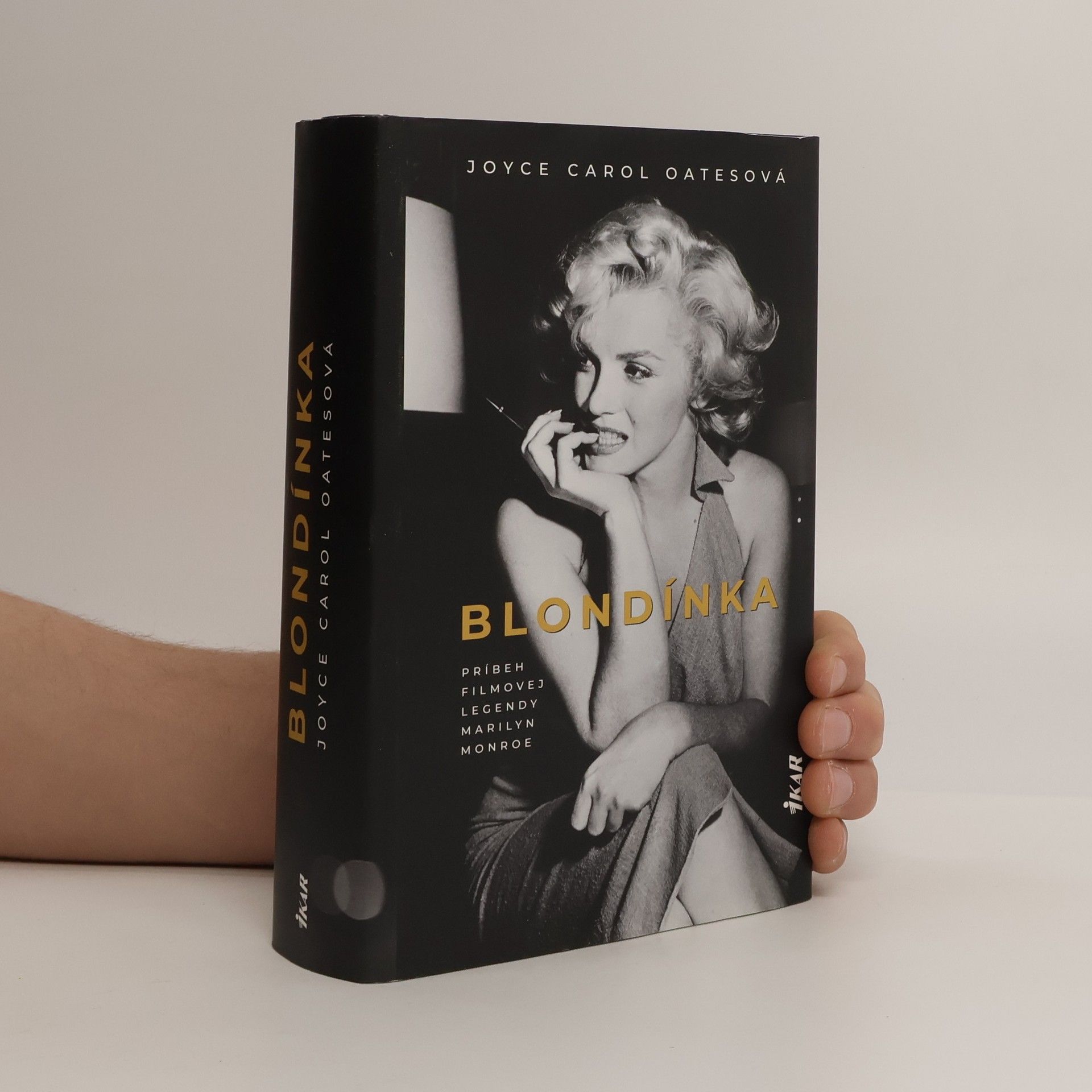 Joyce Carol Oates Blondínka