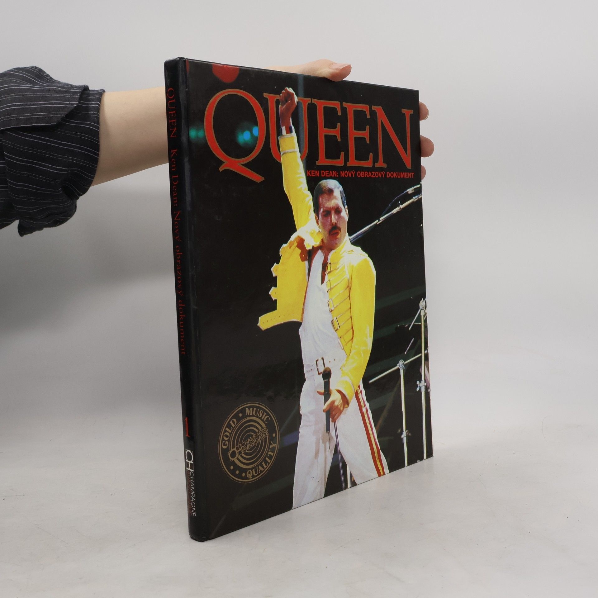 Ken Dean Queen. Nový obrazový dokument