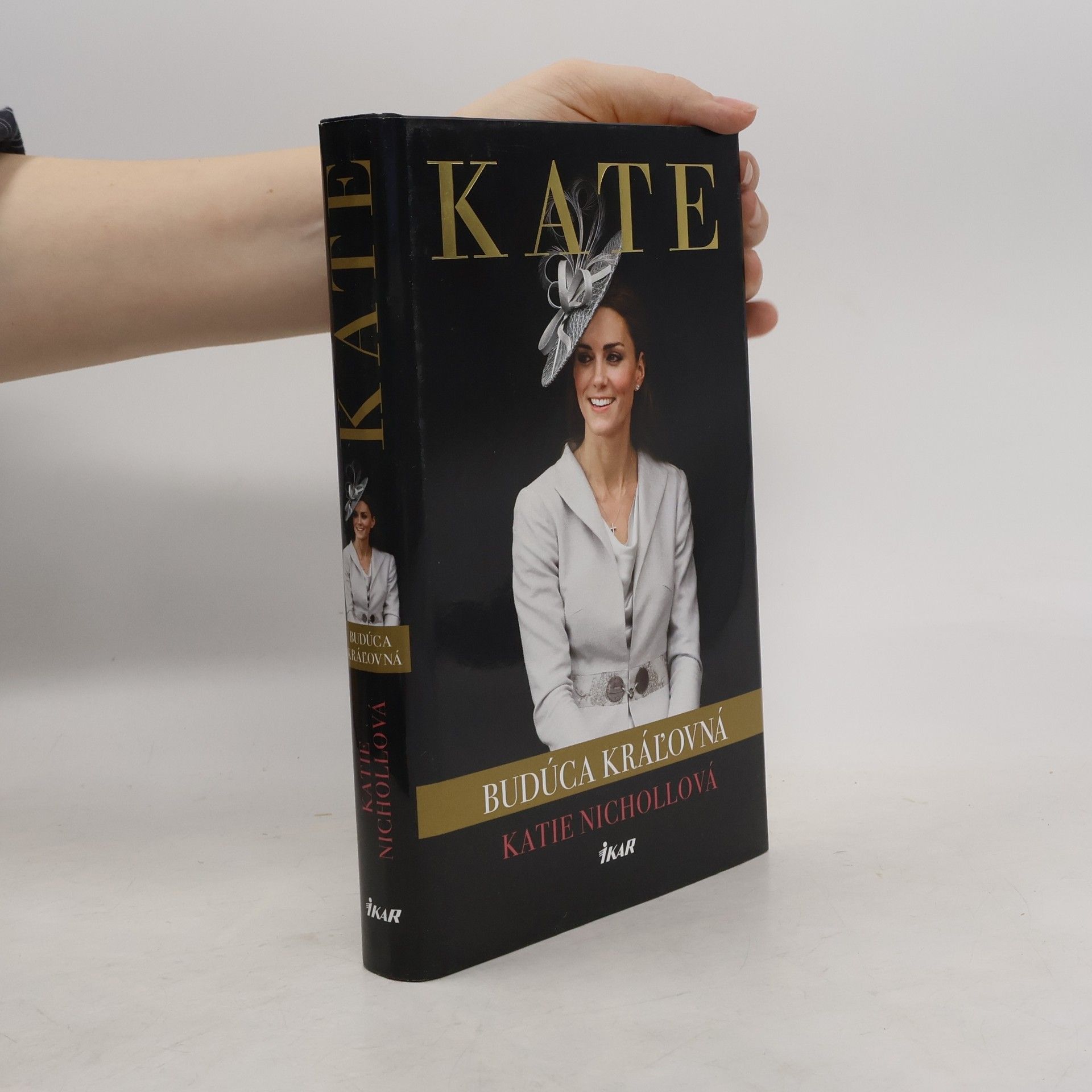 Katie Nicholl Kate. Budúca kráľovná