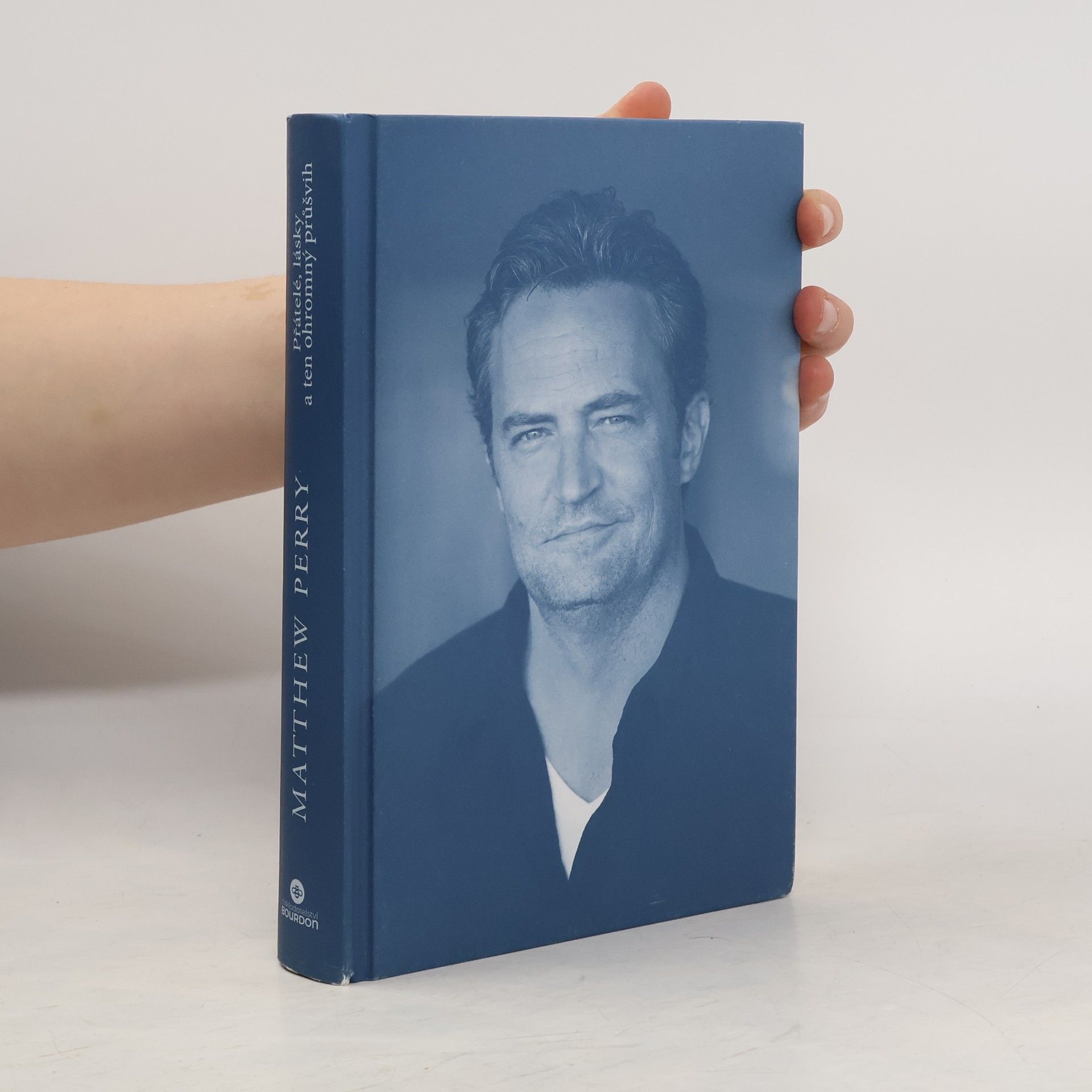 Matthew Perry Přátelé, lásky a ten ohromný průšvih