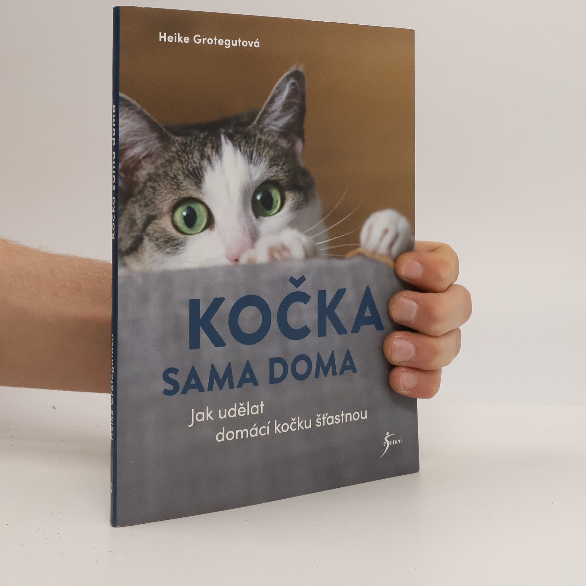 Heike Grotegut Kočka sama doma