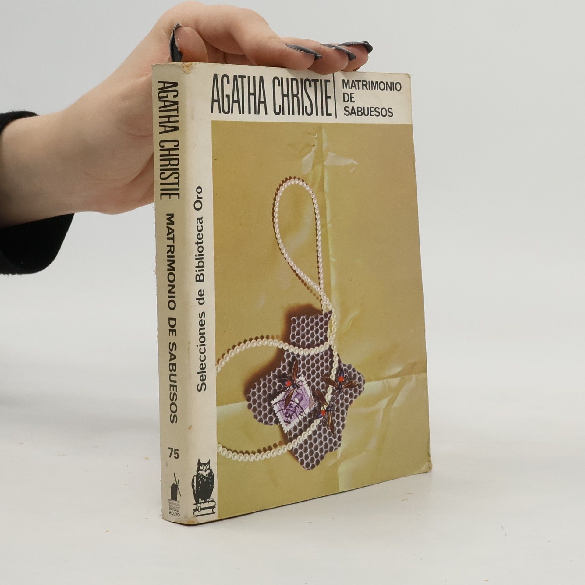 Agatha Christie Matrimonio de sabuesos