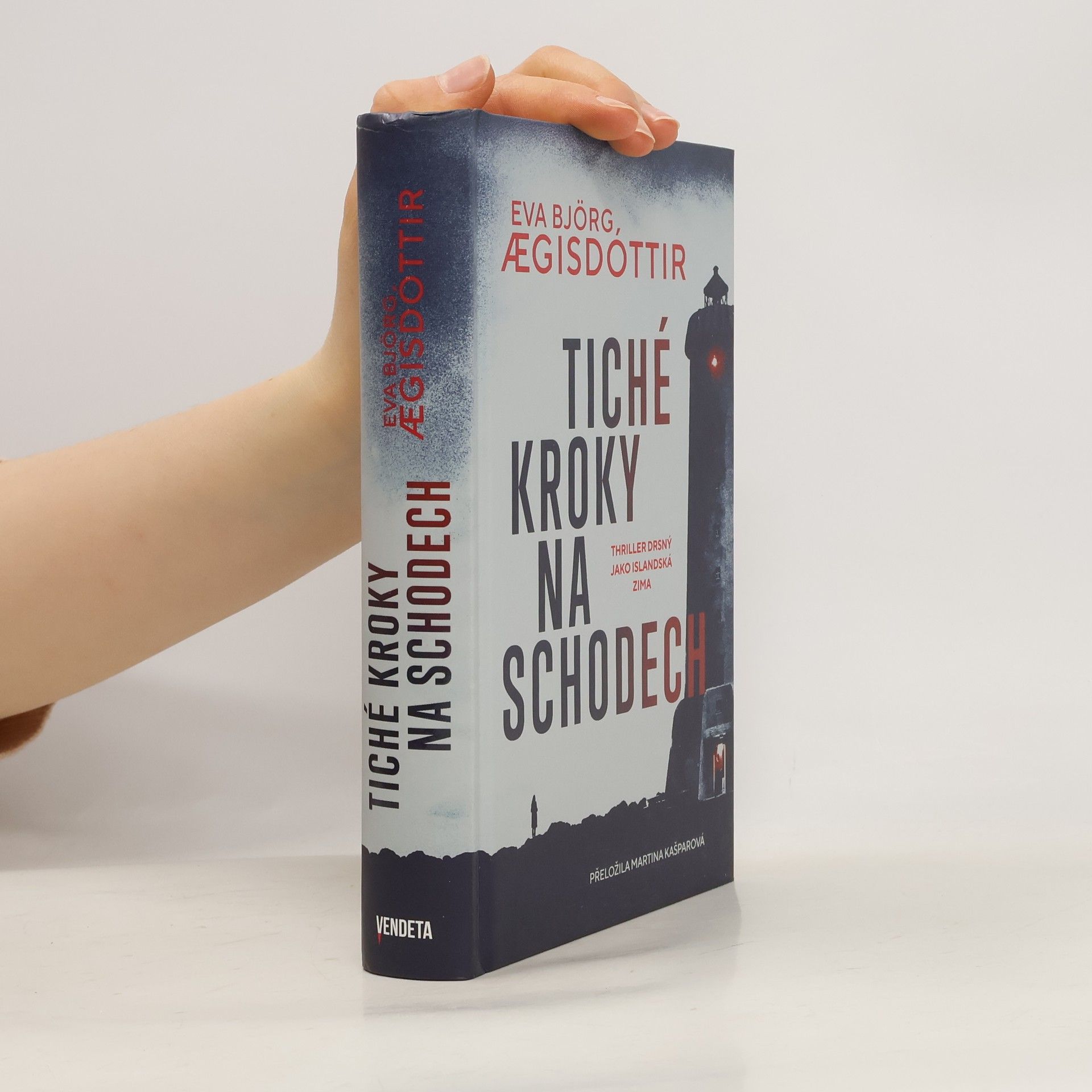 Eva Bjorg Ægisdóttir Tiché kroky na schodech