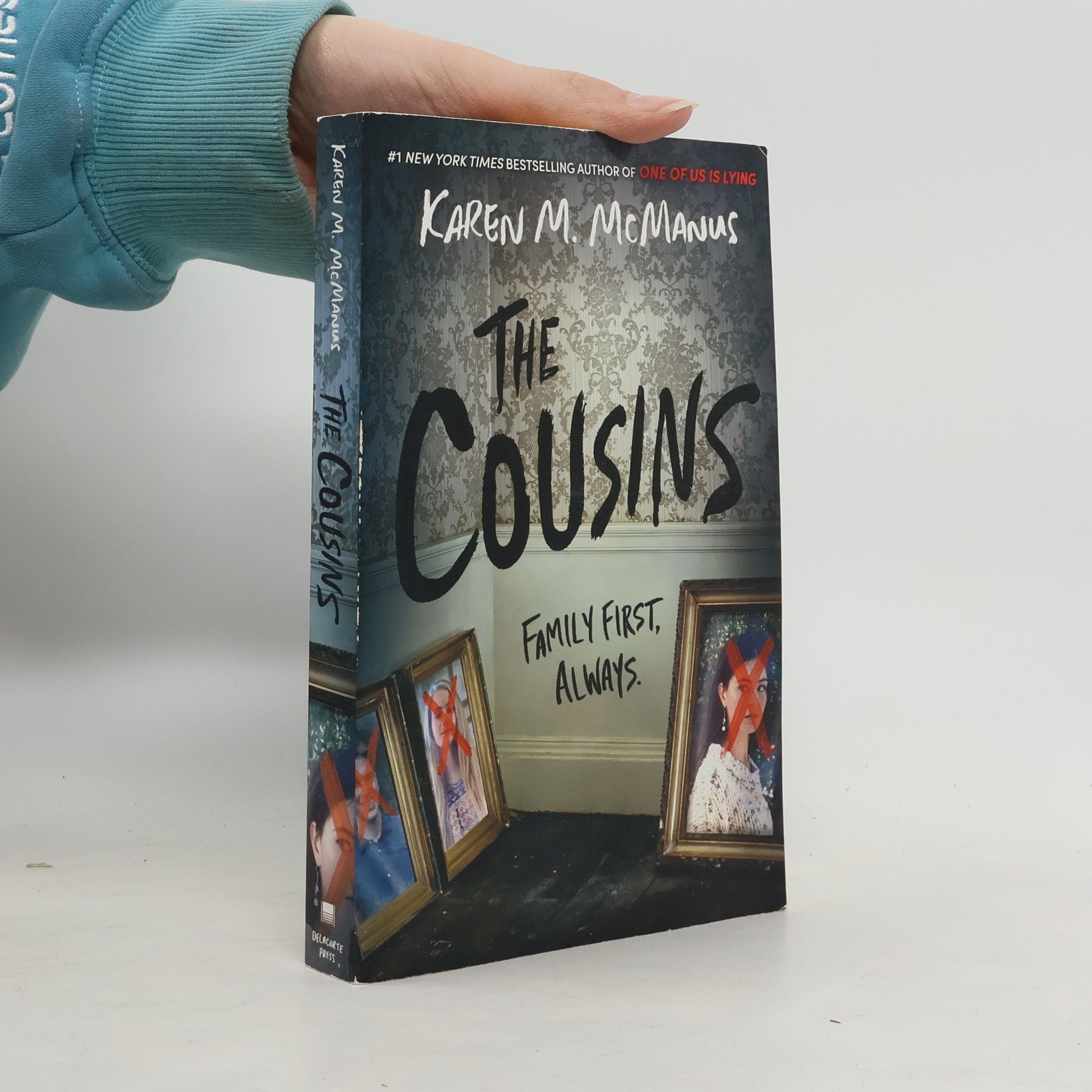 Karen M. McManus The Cousins