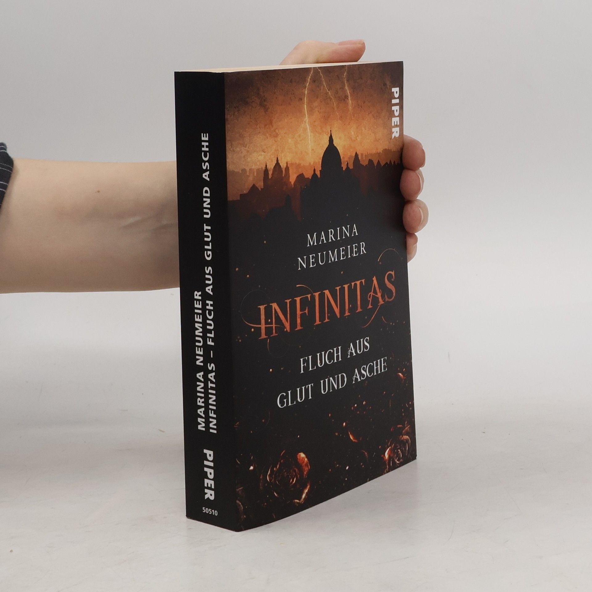 Marina Neumeier Infinitas – Fluch aus Glut und Asche