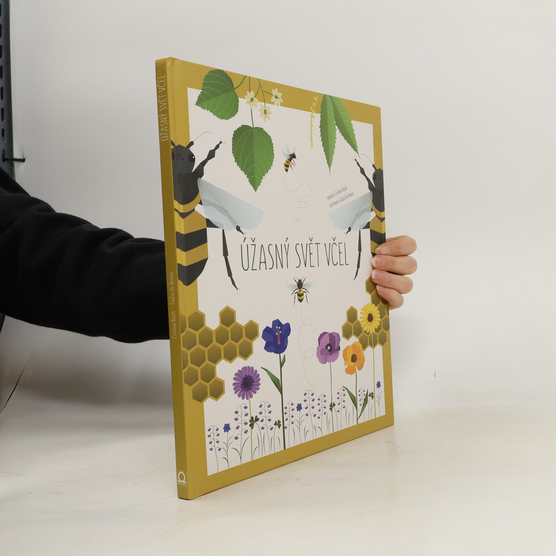 Cristina M. Banfi Úžasný svět včel