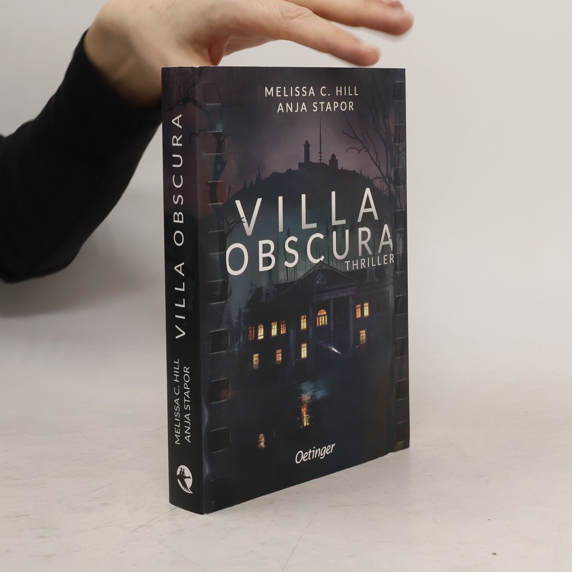 Villa Obscura. Thriller