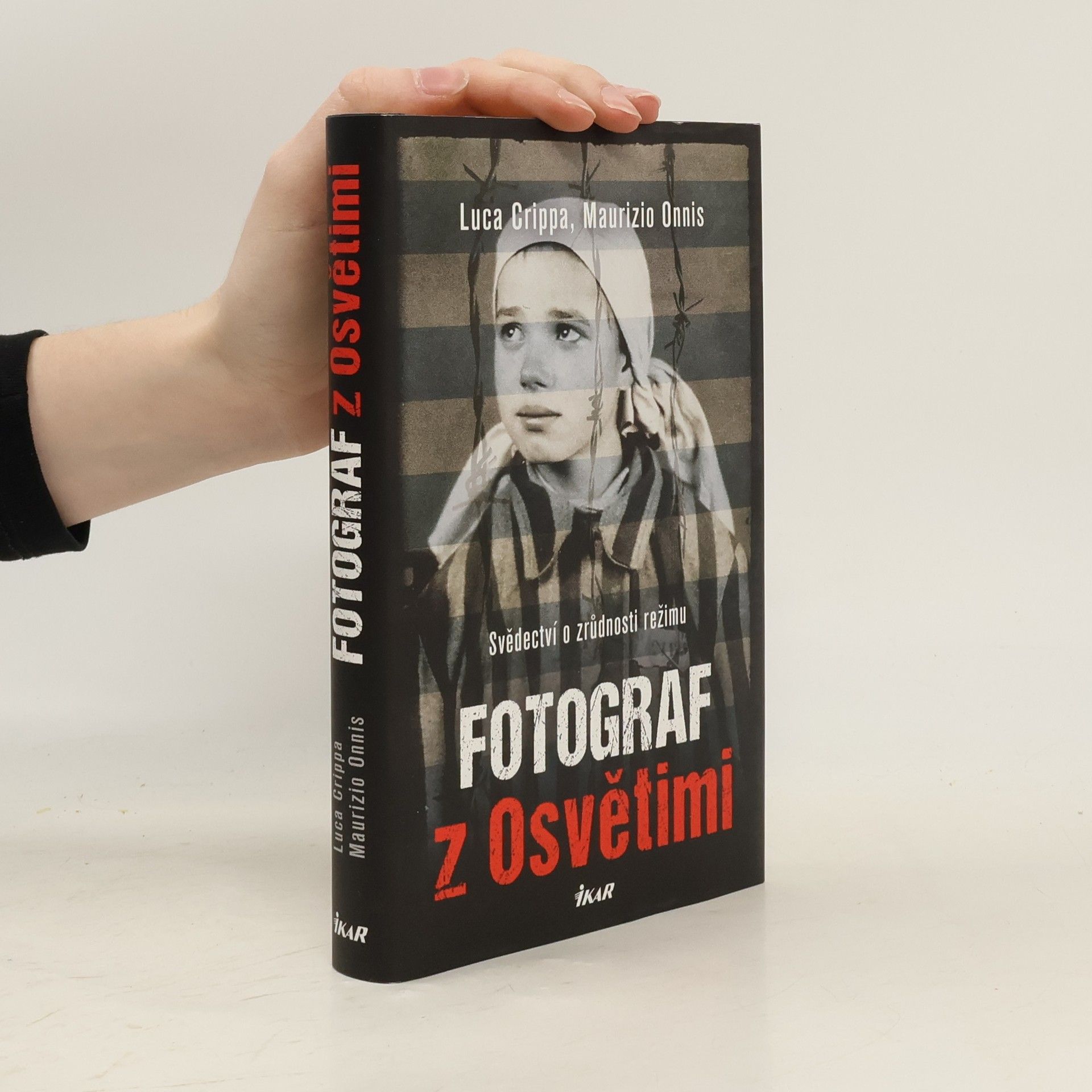 Luca Crippa Fotograf z Osvětimi