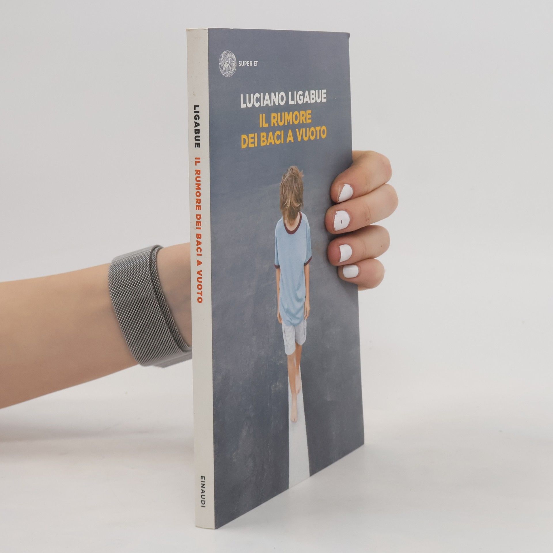 Super ET: Il rumore dei baci a vuoto