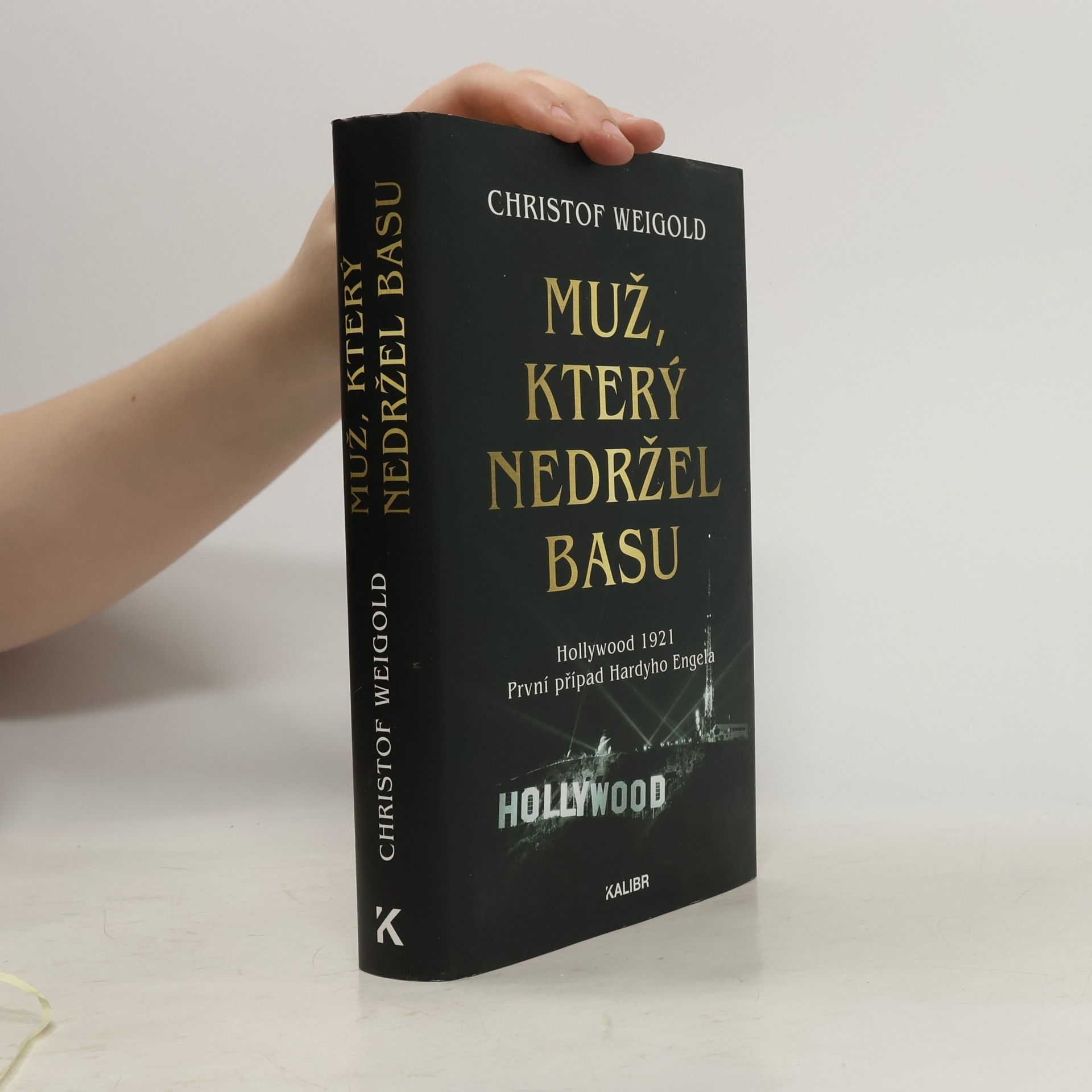 Christof Weigold Muž, který nedržel basu