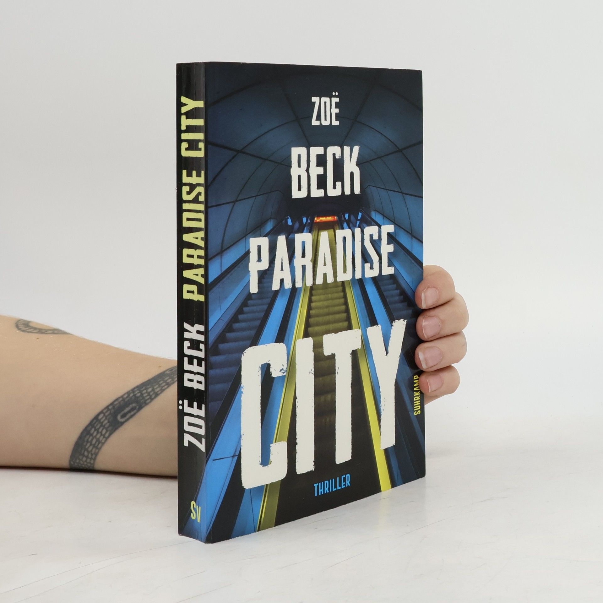 Zoë Beck Paradise City