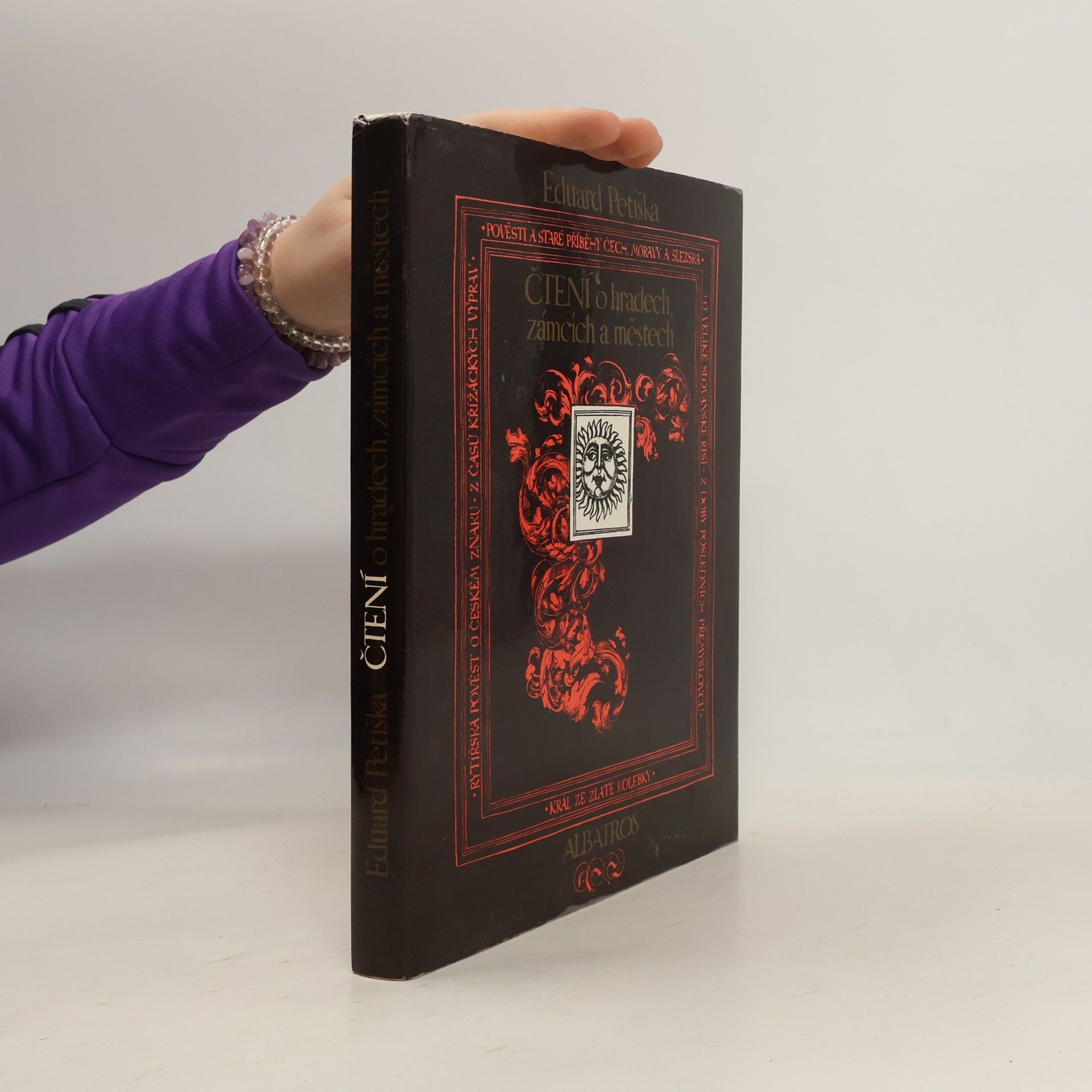 Eduard Petiška Čtení o hradech, zámcích a městech