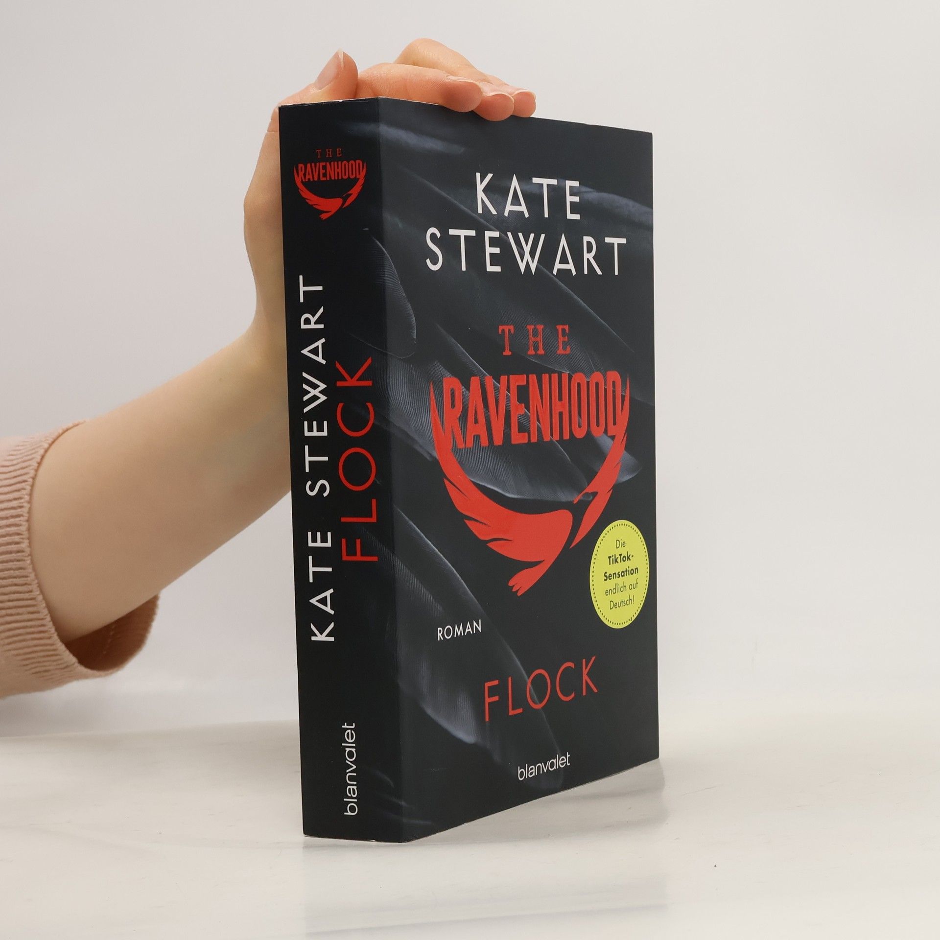 Kate Stewart The Ravenhood - Flock