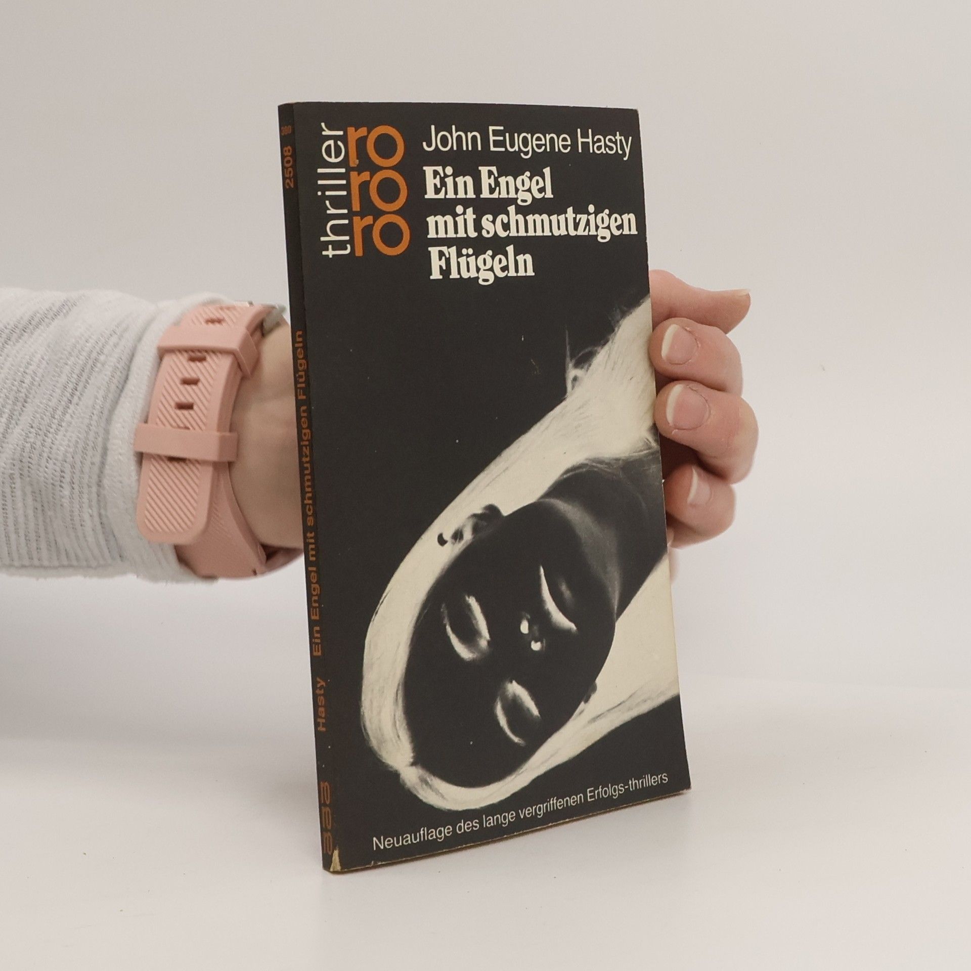 Ein Engel mit schmutzigen Flügeln.