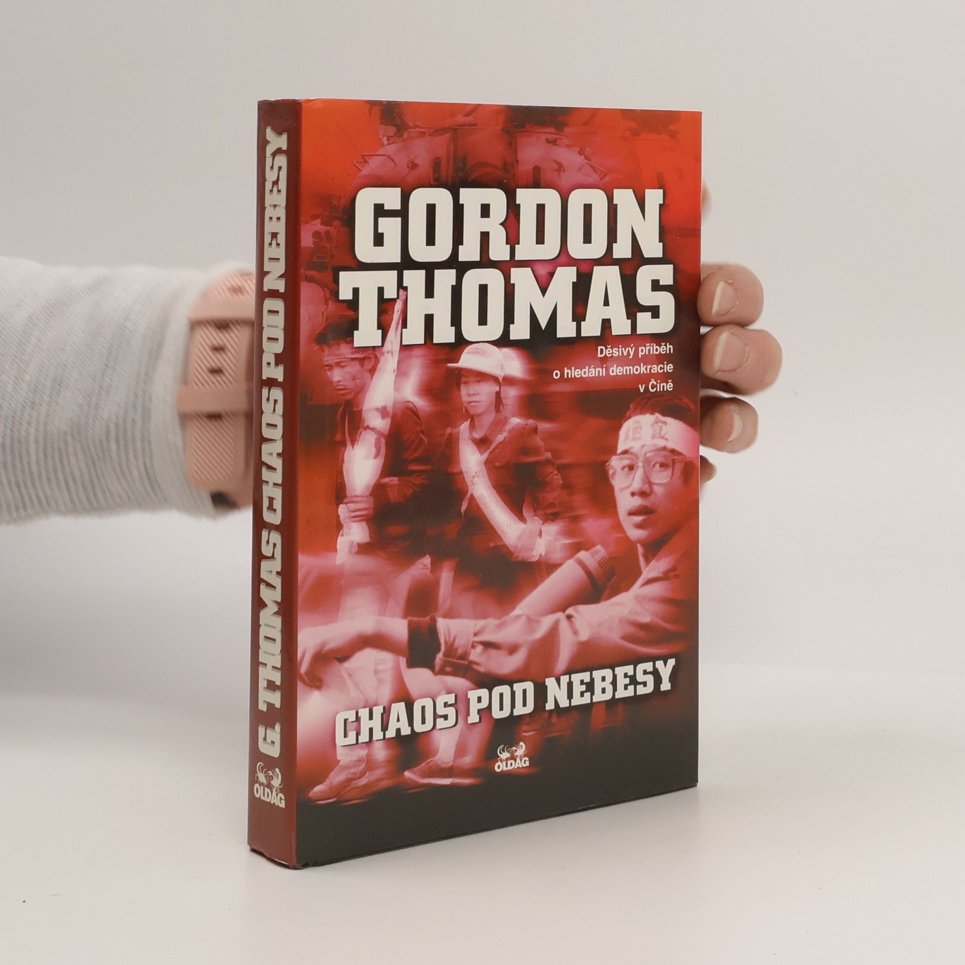 Gordon Thomas Chaos pod nebesy