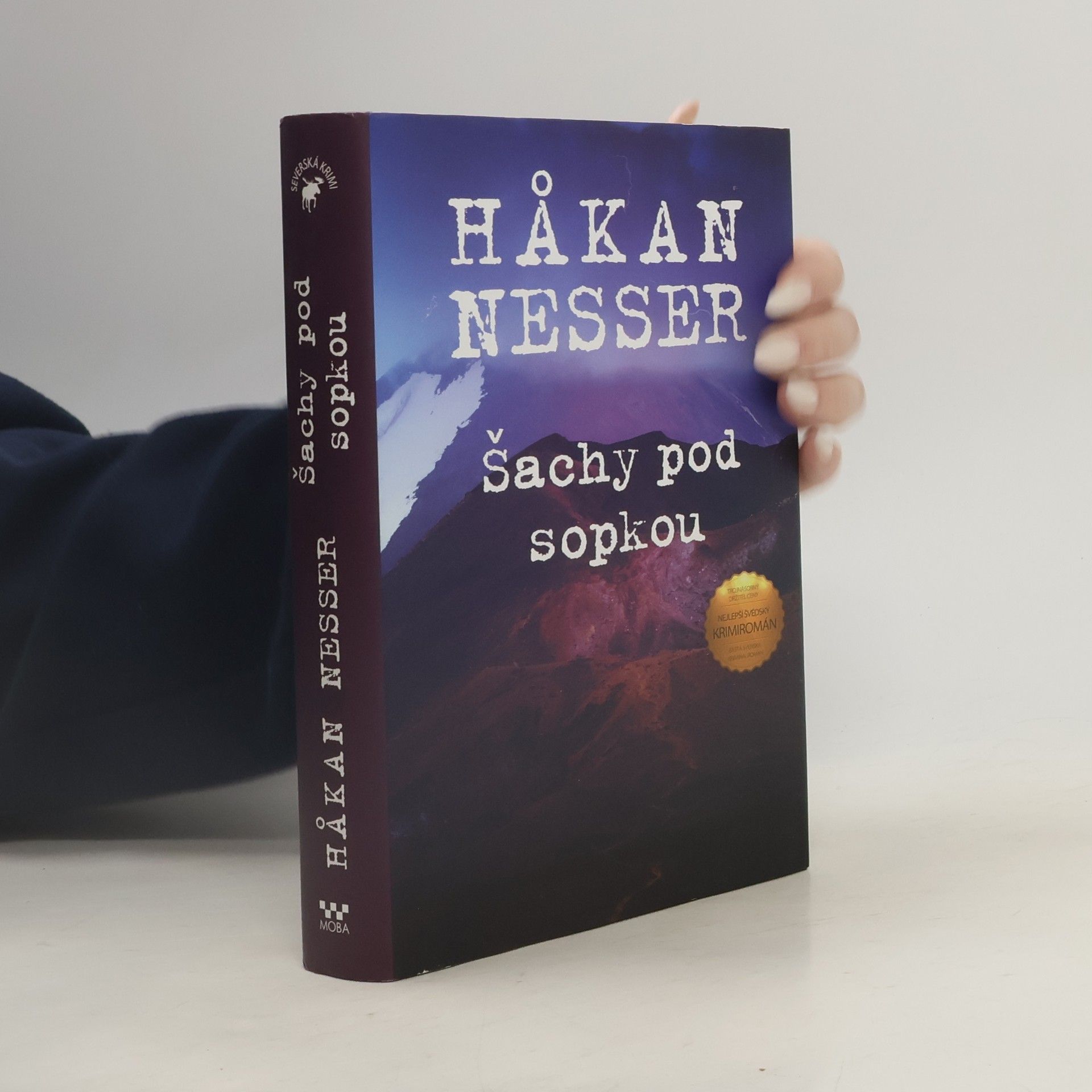 Håkan Nesser Šachy pod sopkou