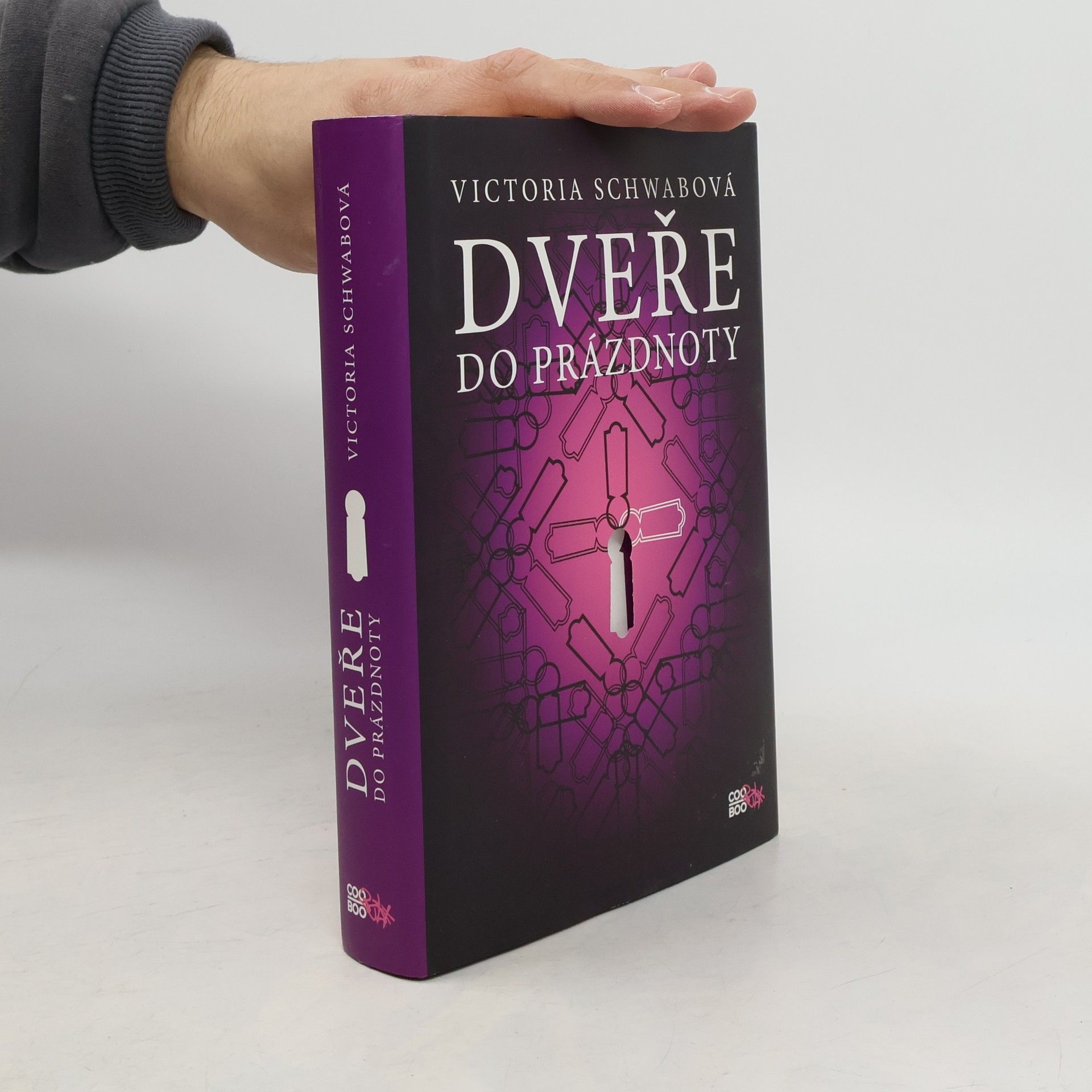 V. E. Schwab Dveře do prázdnoty