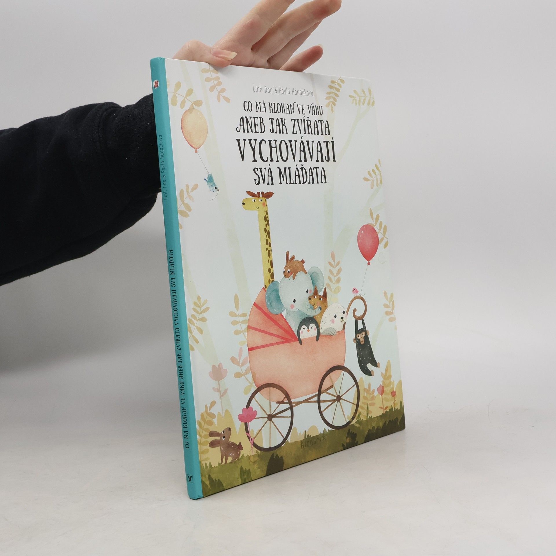 Co má klokan ve vaku aneb jak zvířata vychovávají svá mláďata