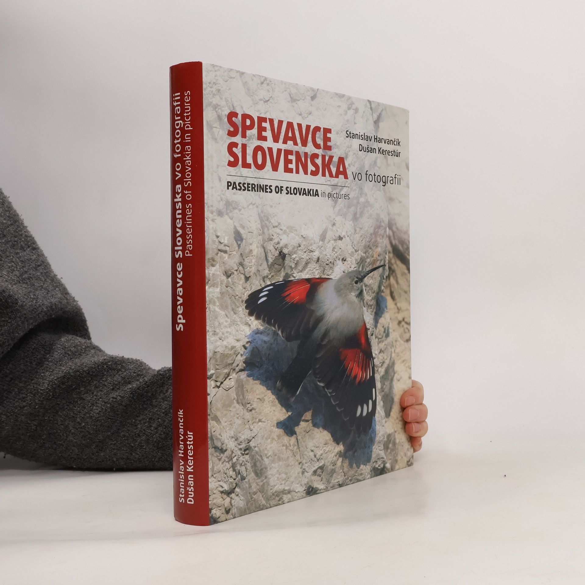 Dušan Kerestúr Spevavce Slovenska vo fotografii