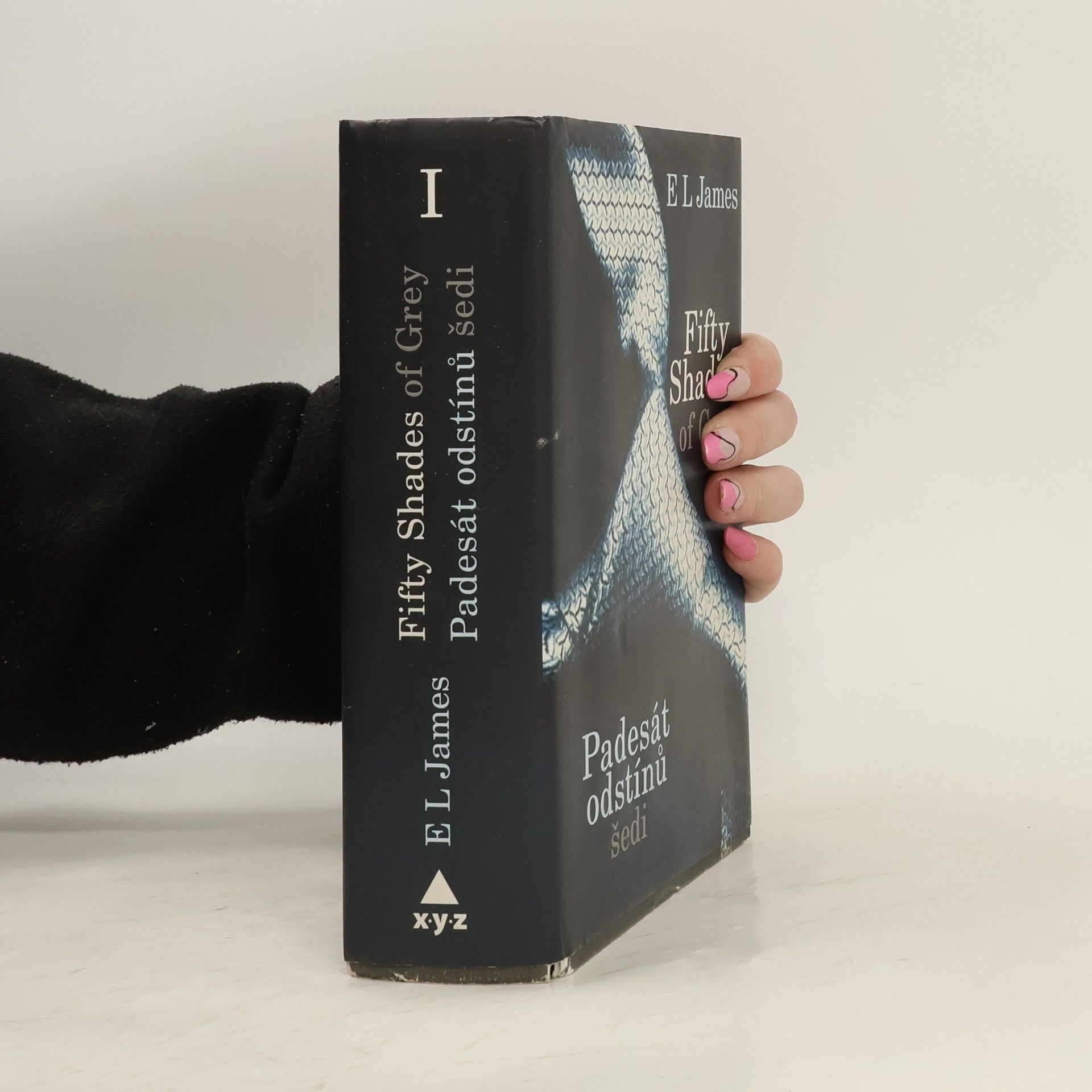 E. L. James Padesát odstínů šedi