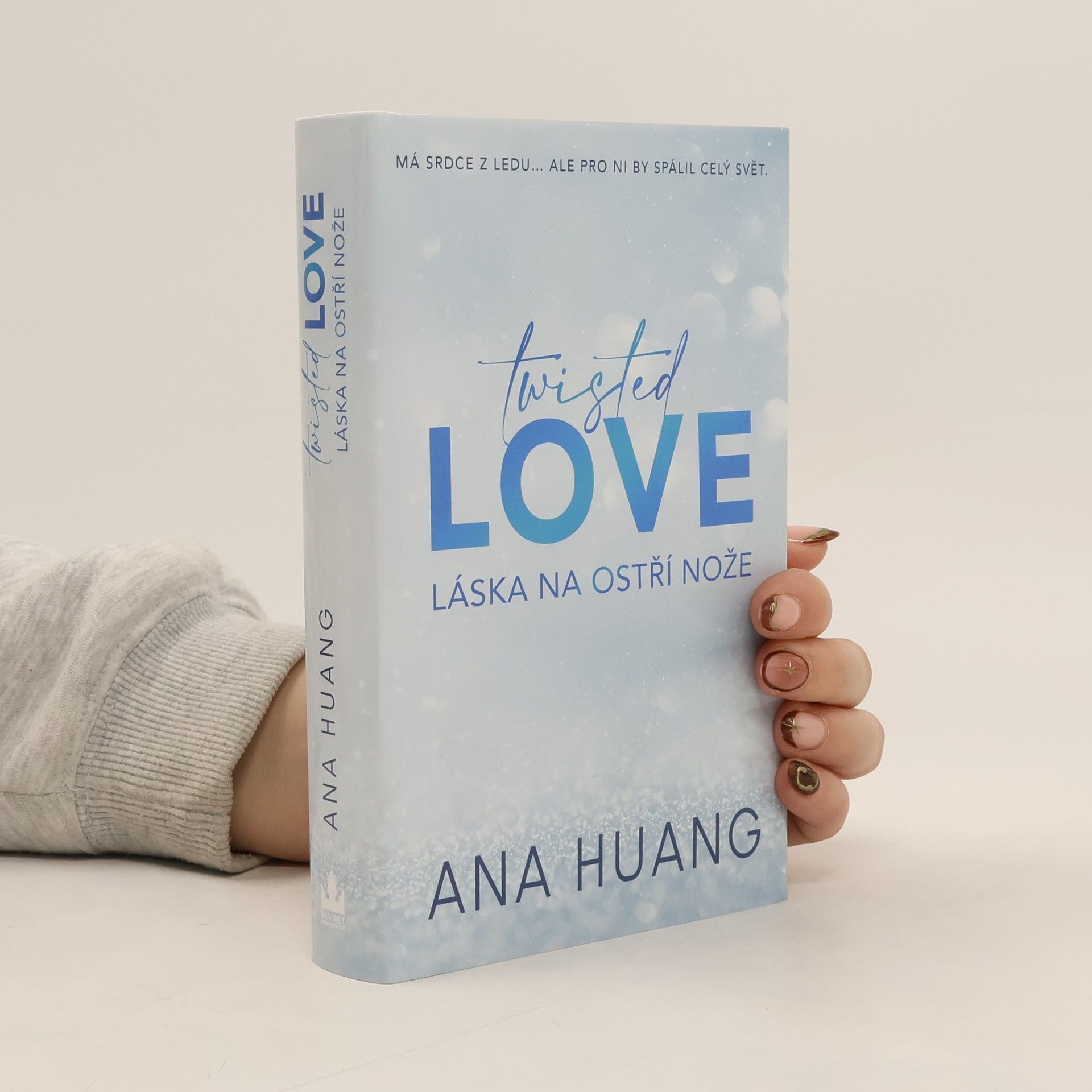 Ana Huang Twisted Love. Láska na ostří nože