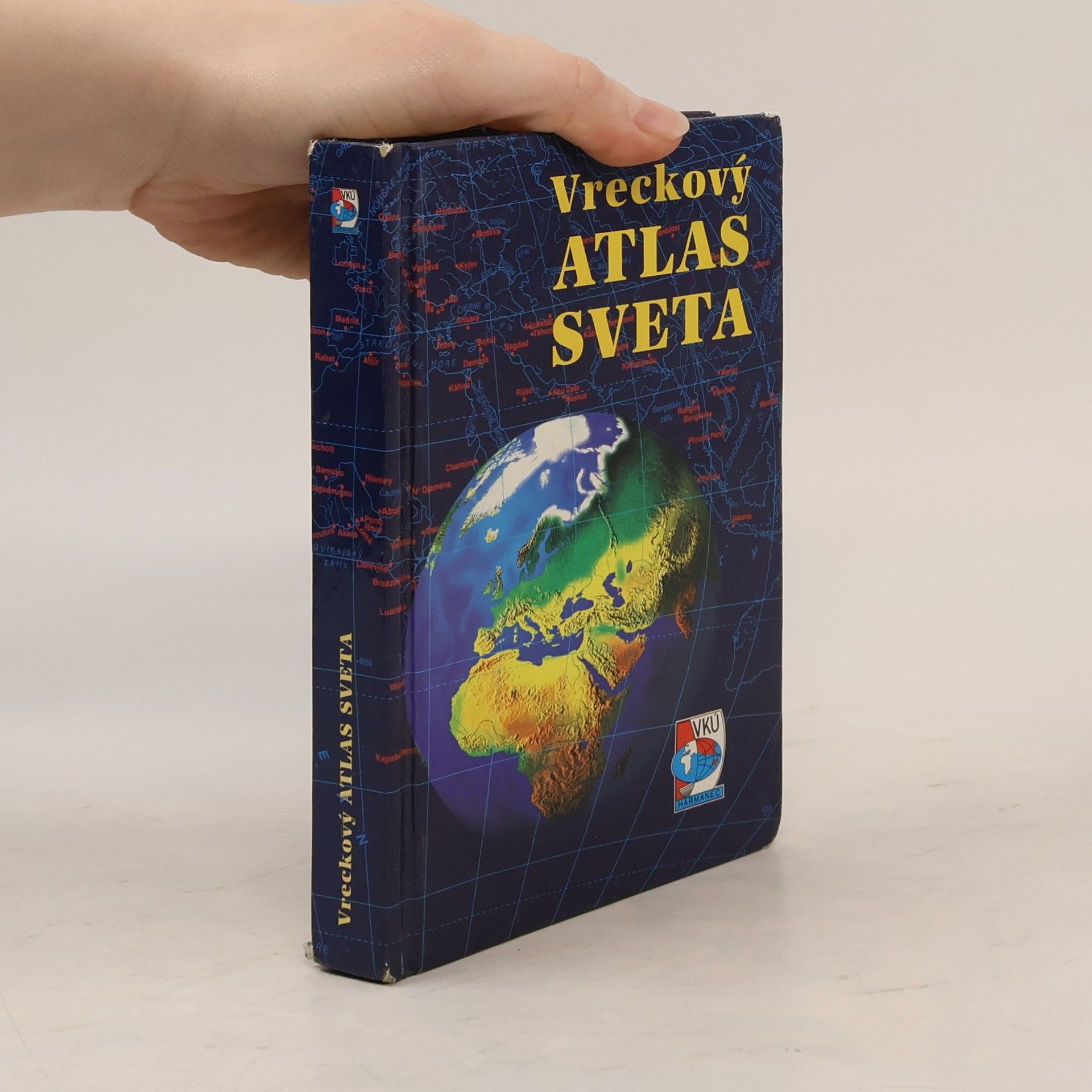 Slovensko) Vojenský kartografický ústav (Harmanec Vreckový atlas sveta