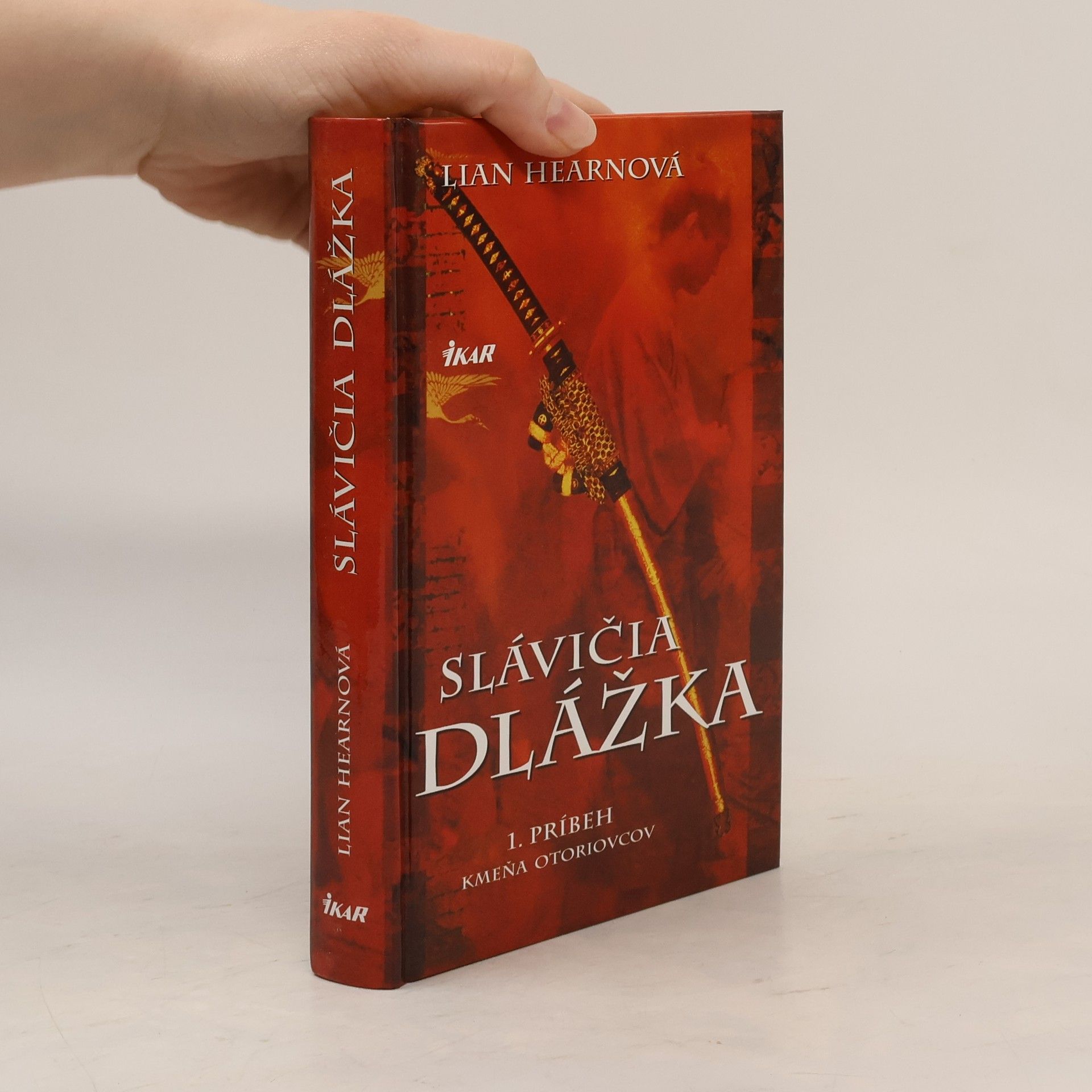 Lian Hearn Slávičia dlážka