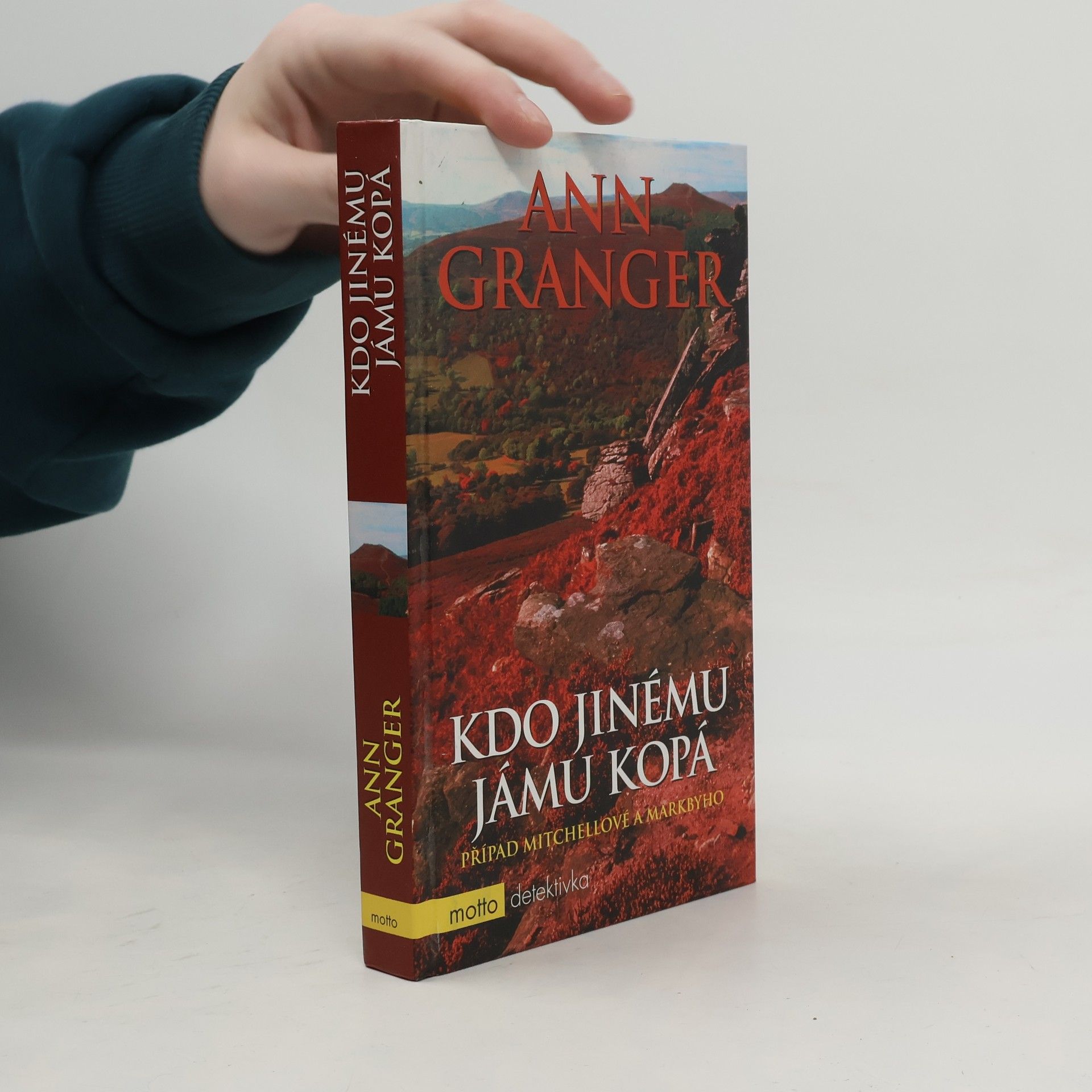 Ann Granger Kdo jinému jámu kopá