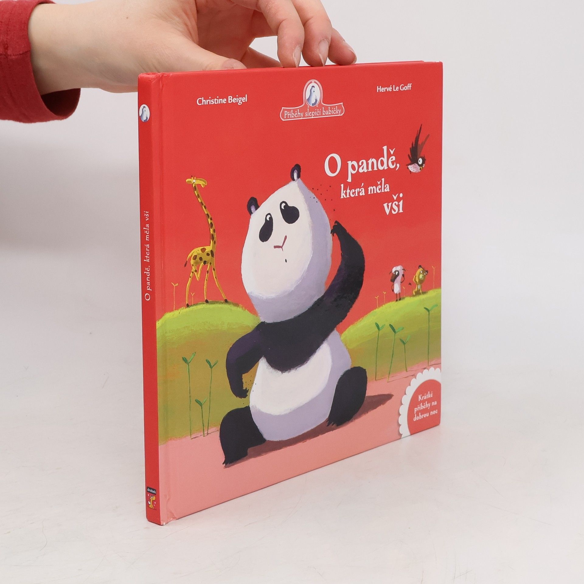 O pandě, která měla vši