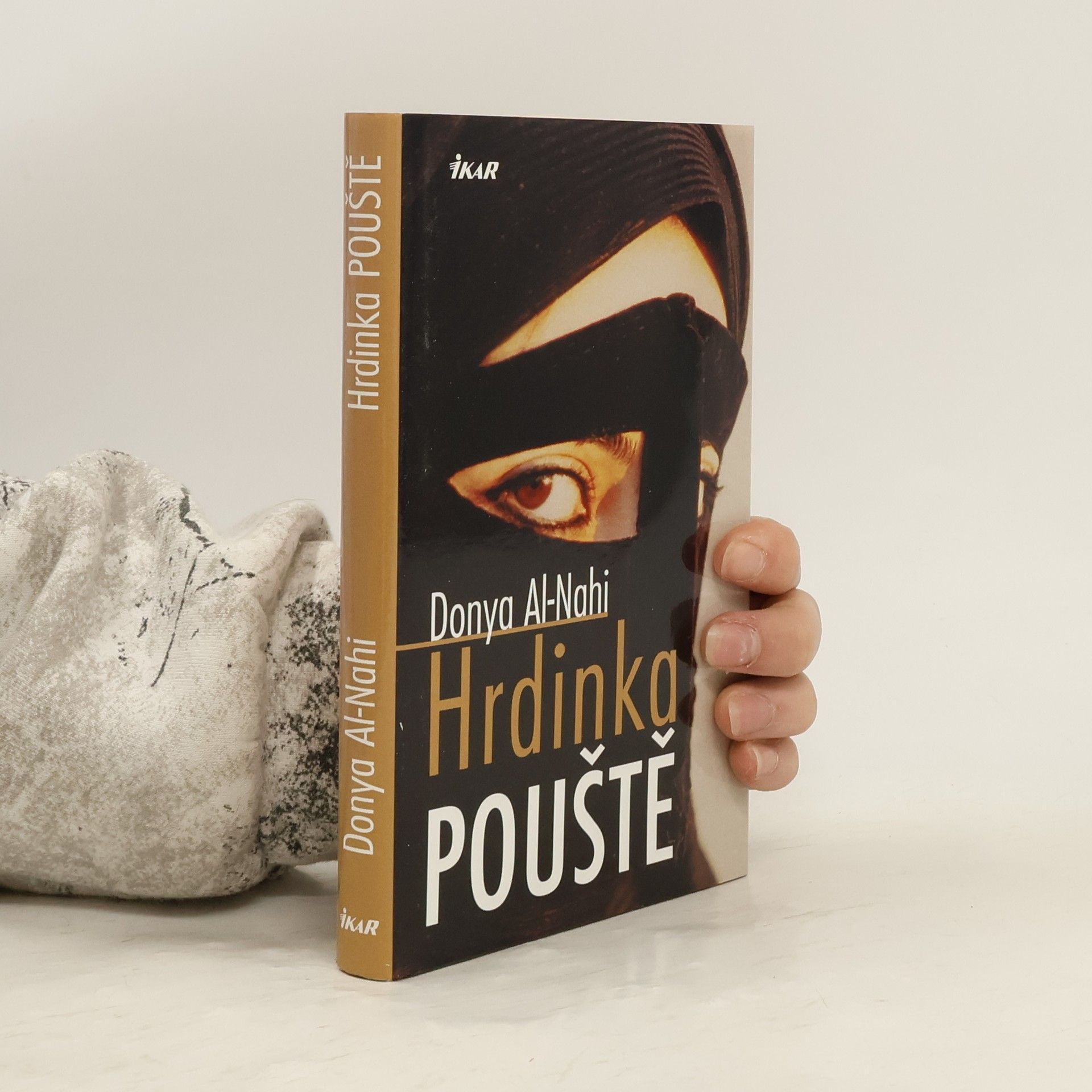 Donya Al-Nahi Hrdinka pouště