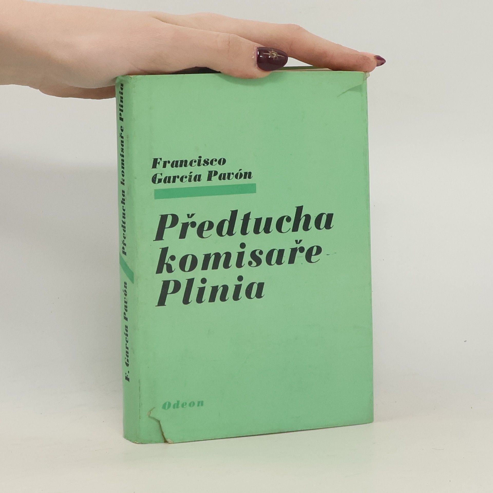 Francisco García Pavón Předtucha komisaře Plinia