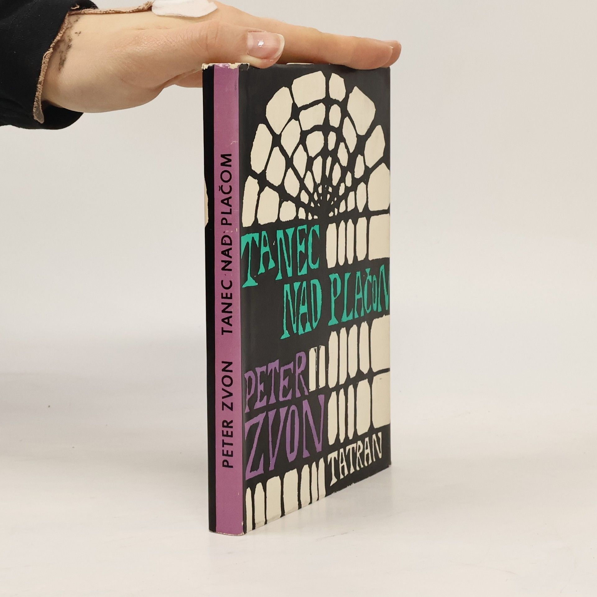 Peter Zvon Tanec nad plačom